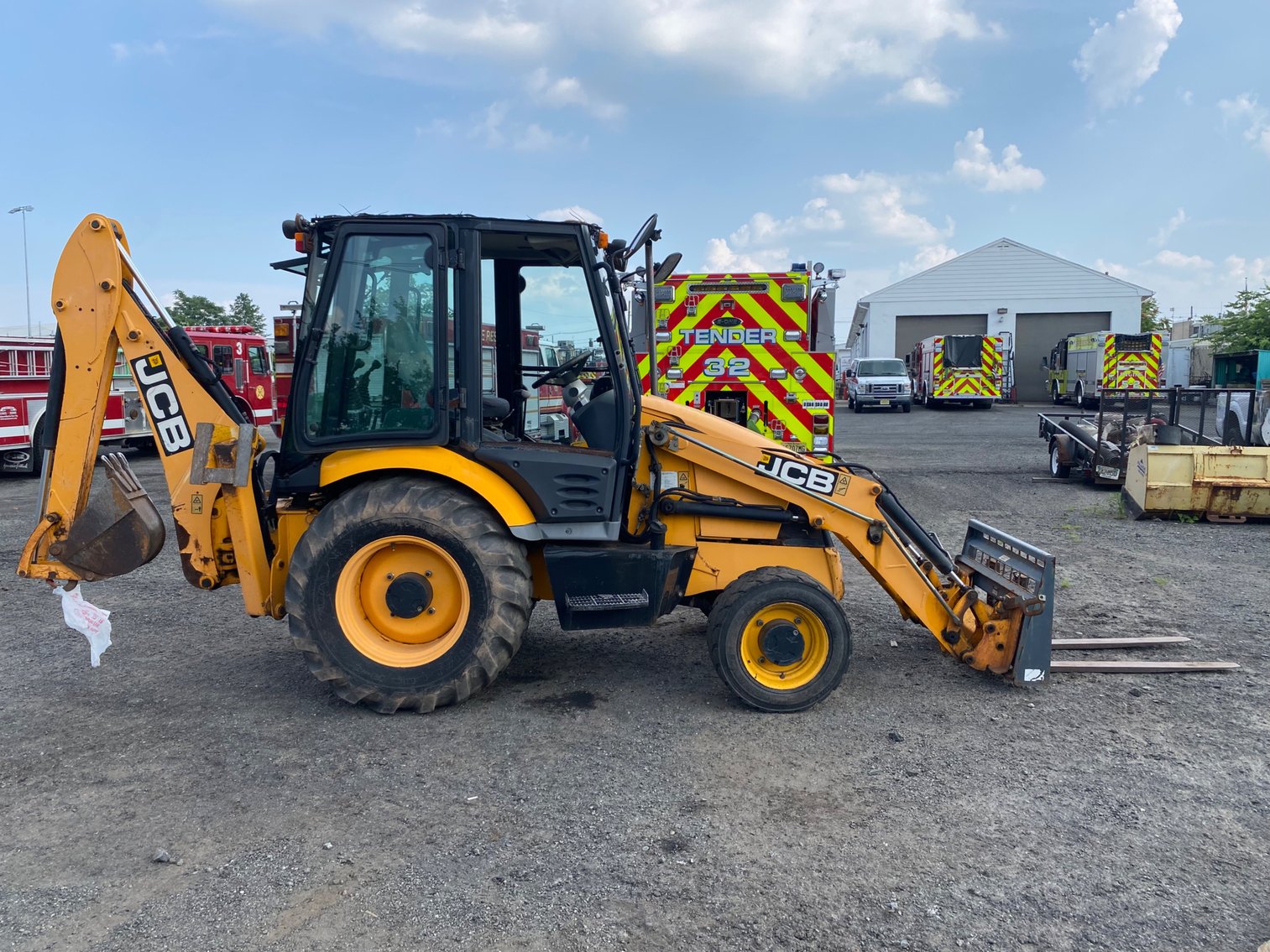 Image for JCB MIDI CX-4 Backhoe Loader