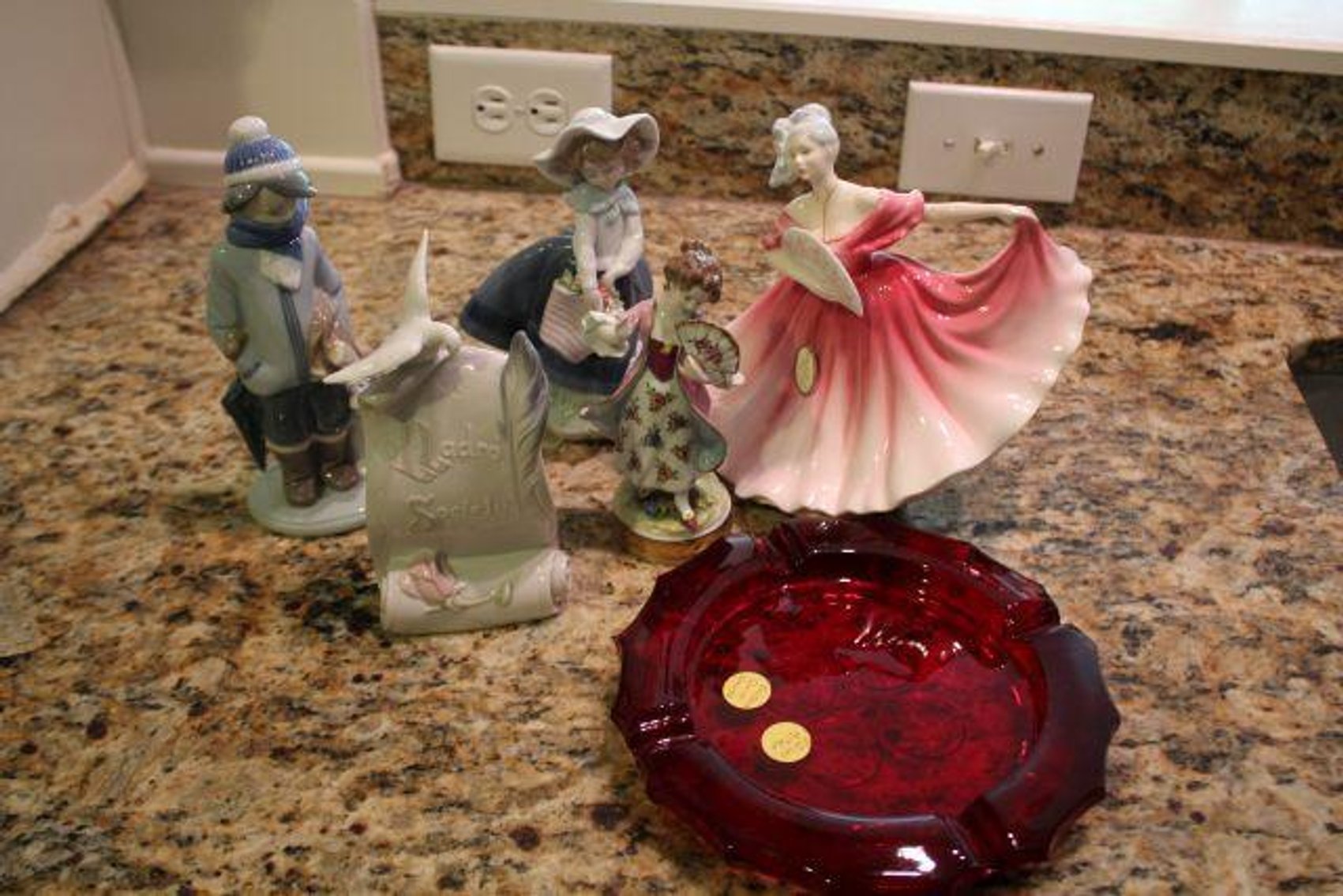 Image for TRACTOR-FURNITURE-APPLIANCES-ANTIQUES