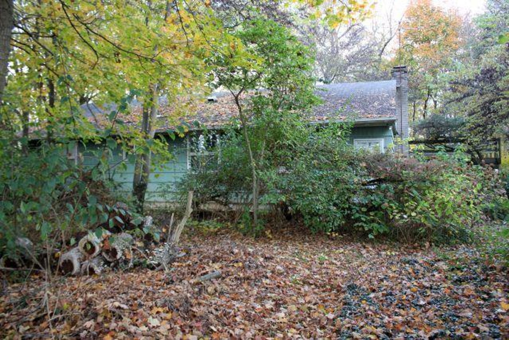 Image for ABSOLUTE REAL ESTATE AUCTION