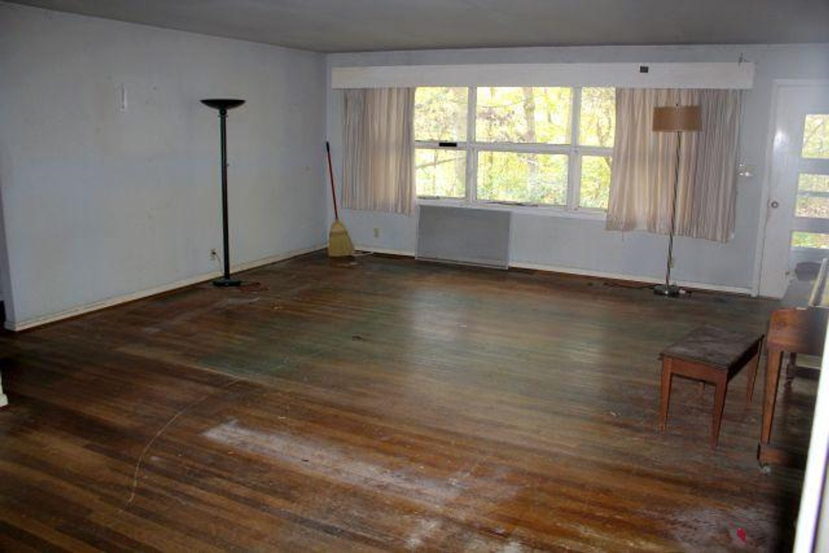 Image for ABSOLUTE REAL ESTATE AUCTION