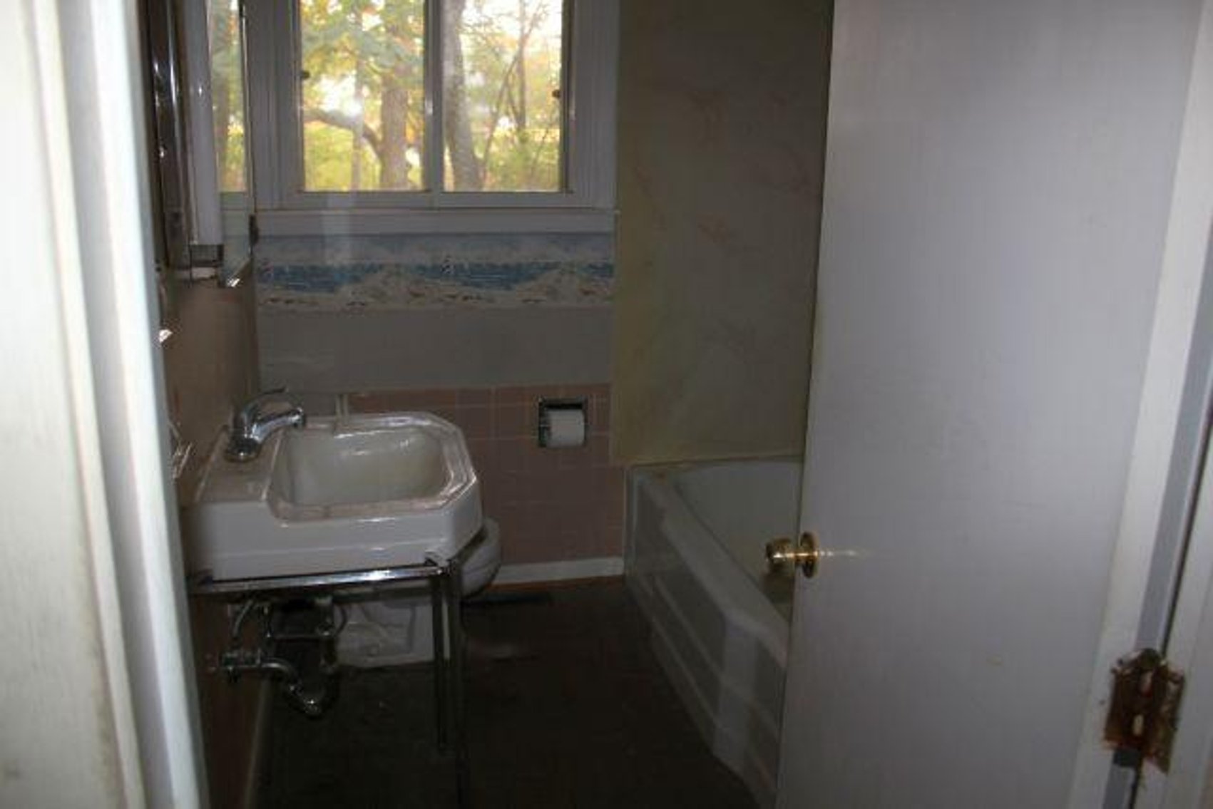 Image for ABSOLUTE REAL ESTATE AUCTION