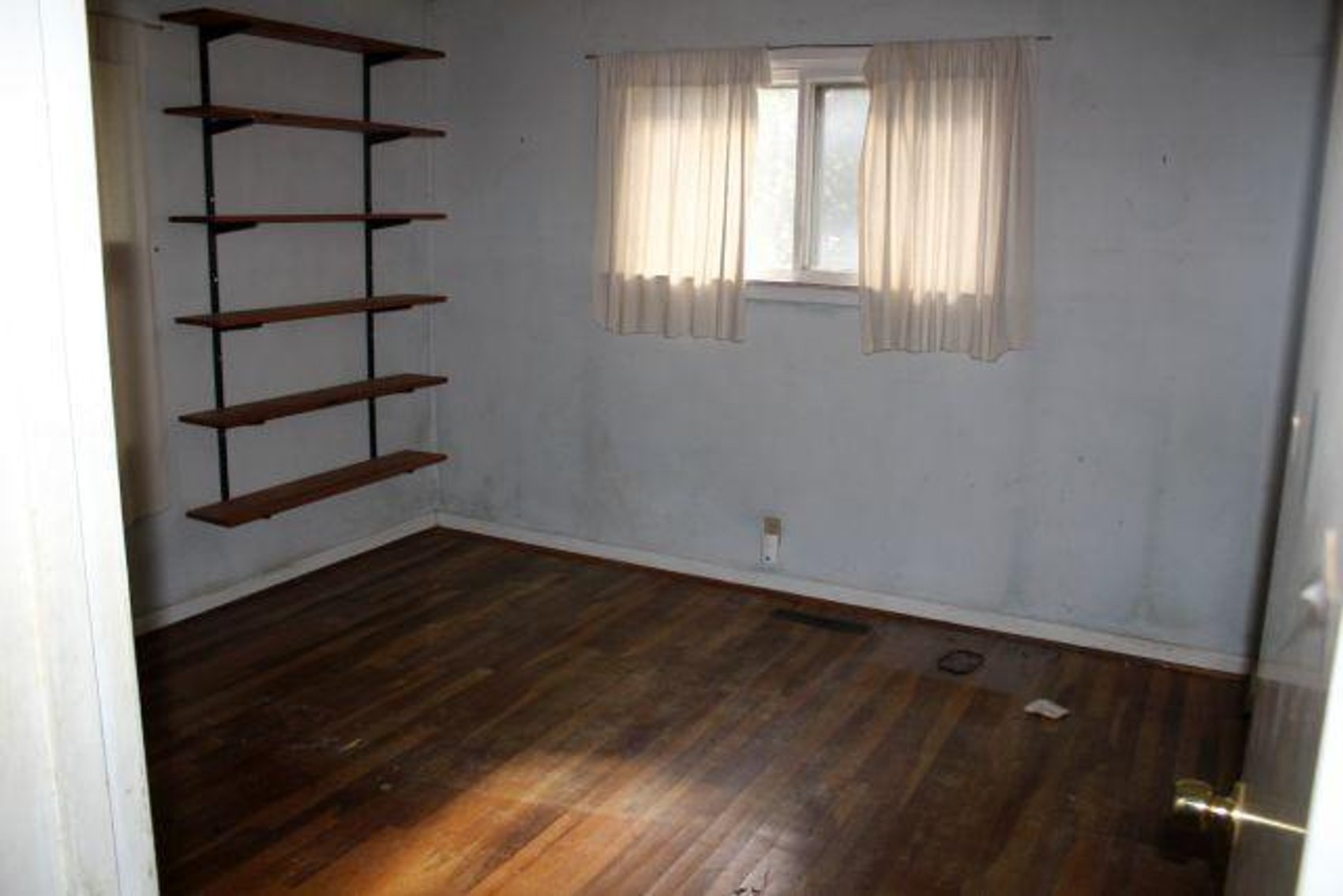 Image for ABSOLUTE REAL ESTATE AUCTION