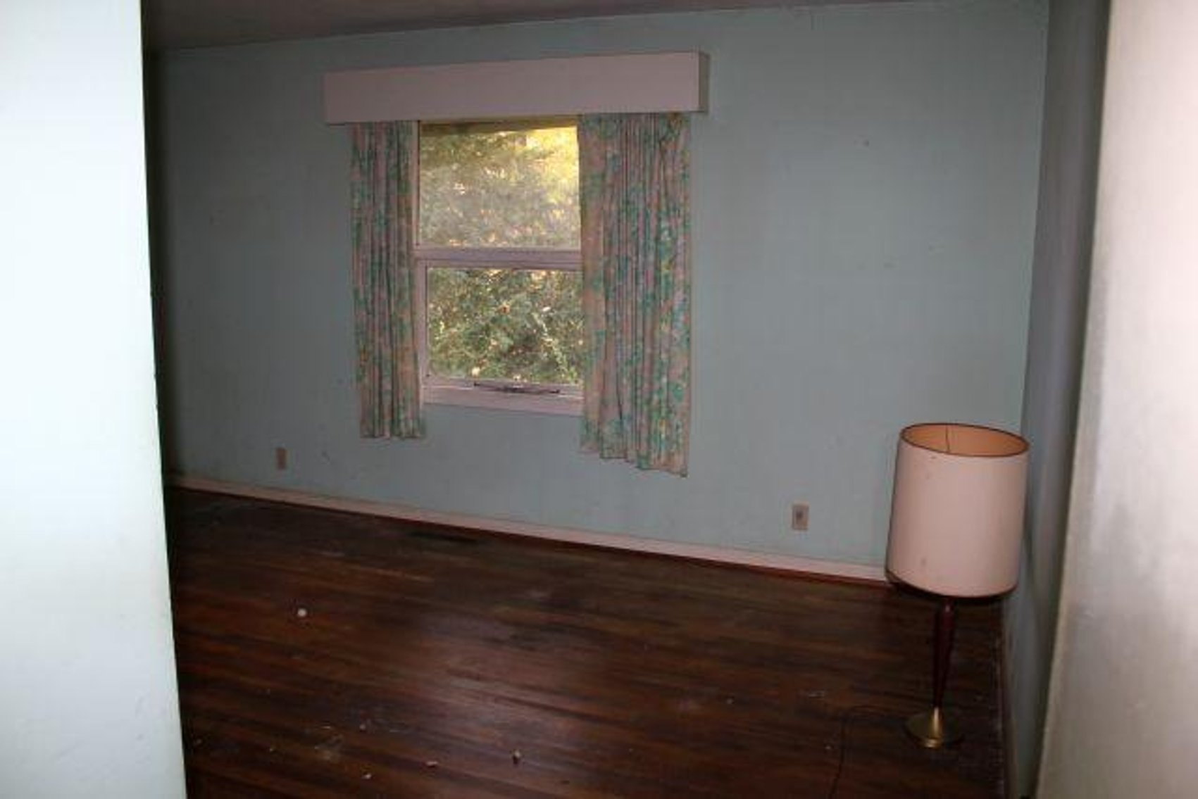 Image for ABSOLUTE REAL ESTATE AUCTION