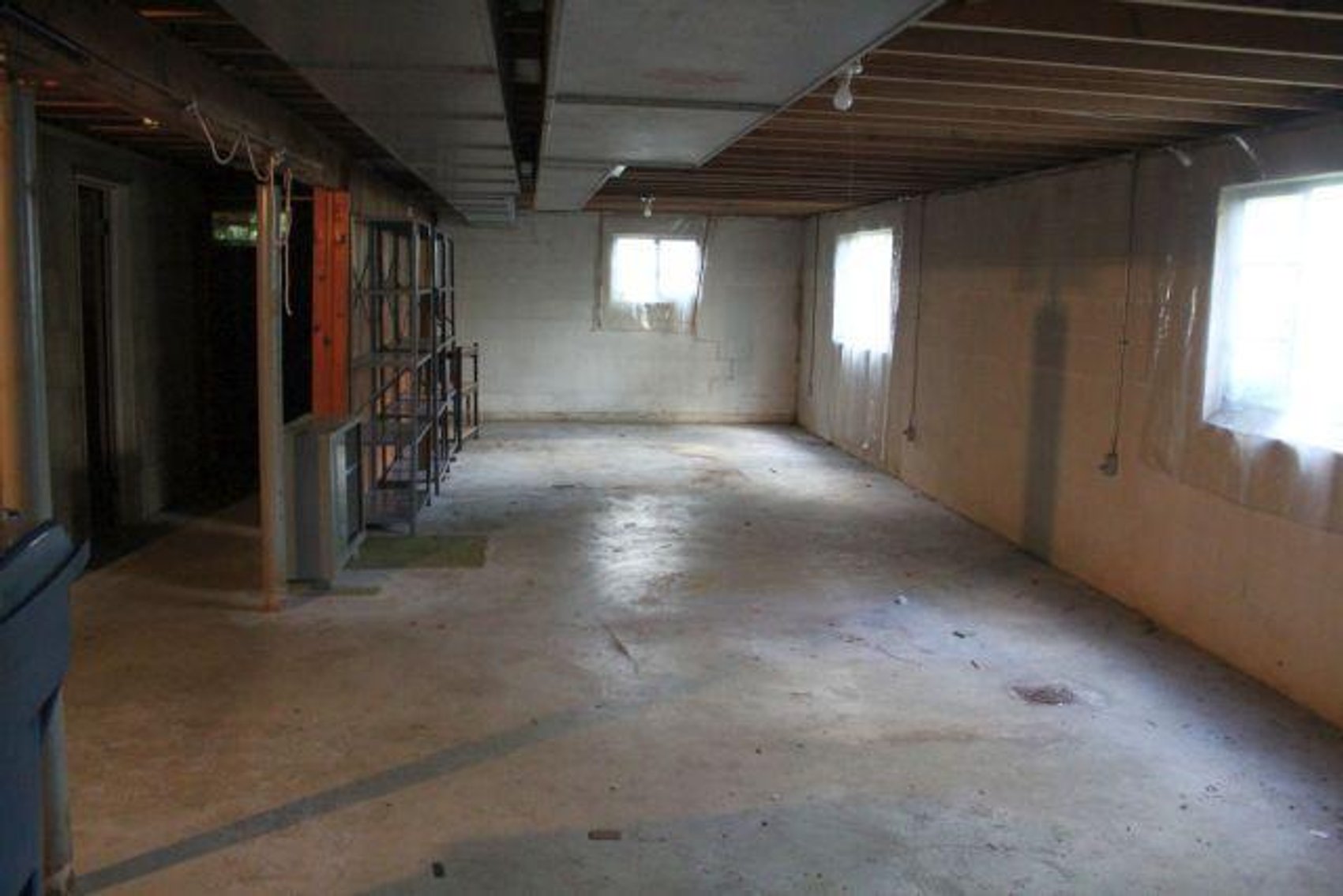 Image for ABSOLUTE REAL ESTATE AUCTION