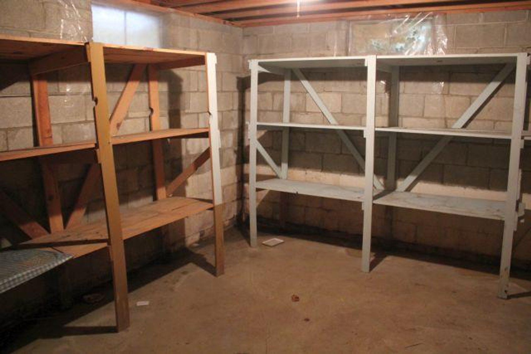 Image for ABSOLUTE REAL ESTATE AUCTION