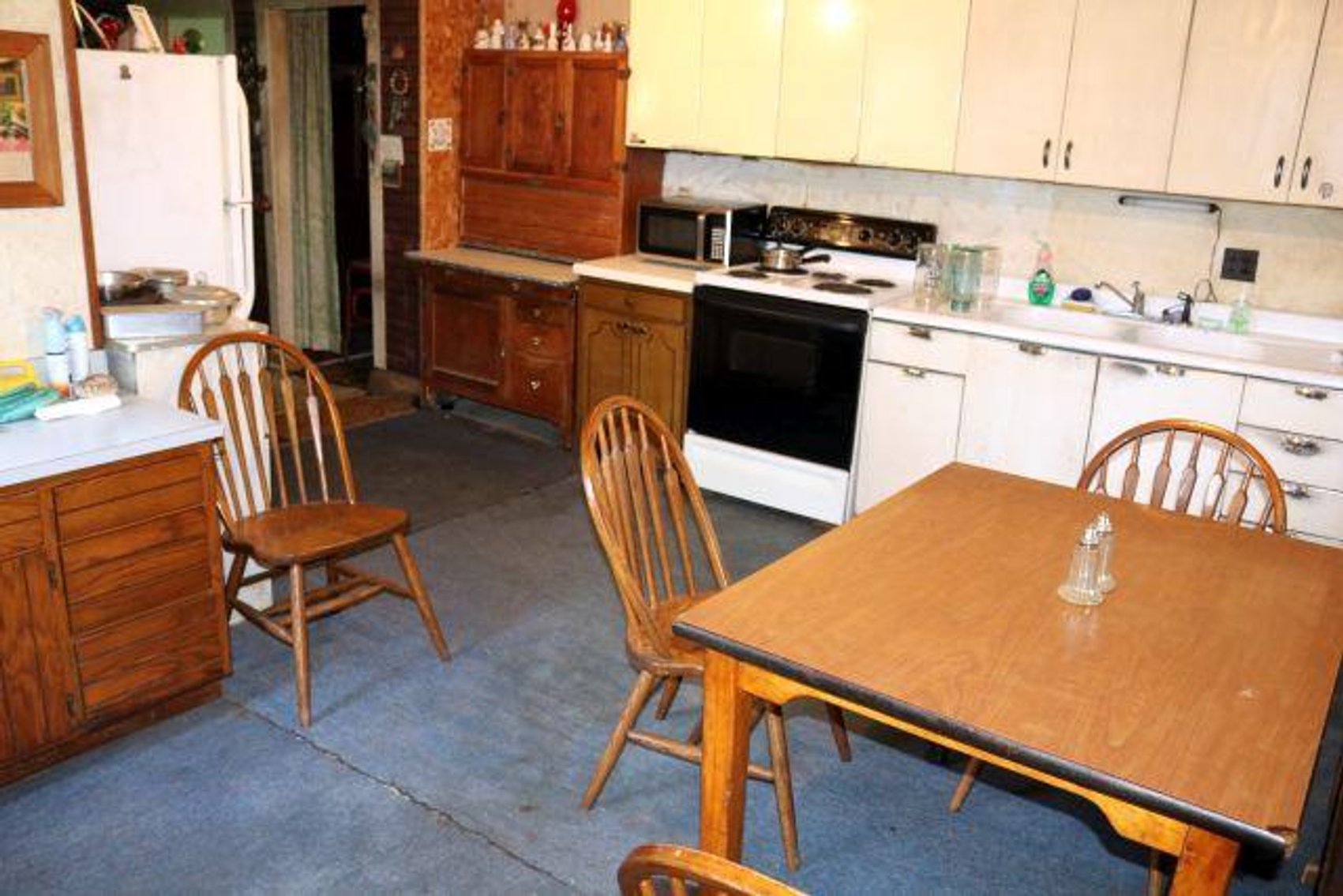 Image for ROBERTSON FAMILY REAL ESTATE & PERSONAL PROP.