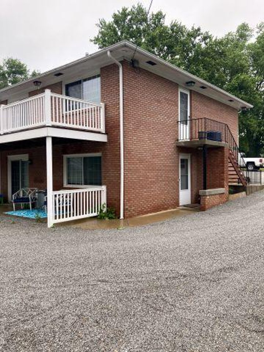 Image for 8 UNIT APARTMENT BUILDING