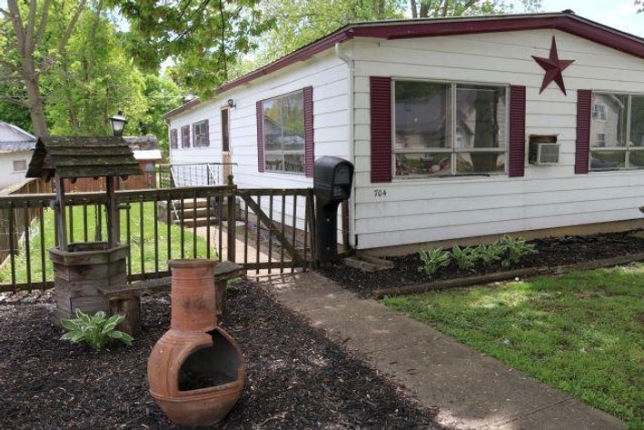 Image for ABSOLUTE REAL ESTATE AUCTION