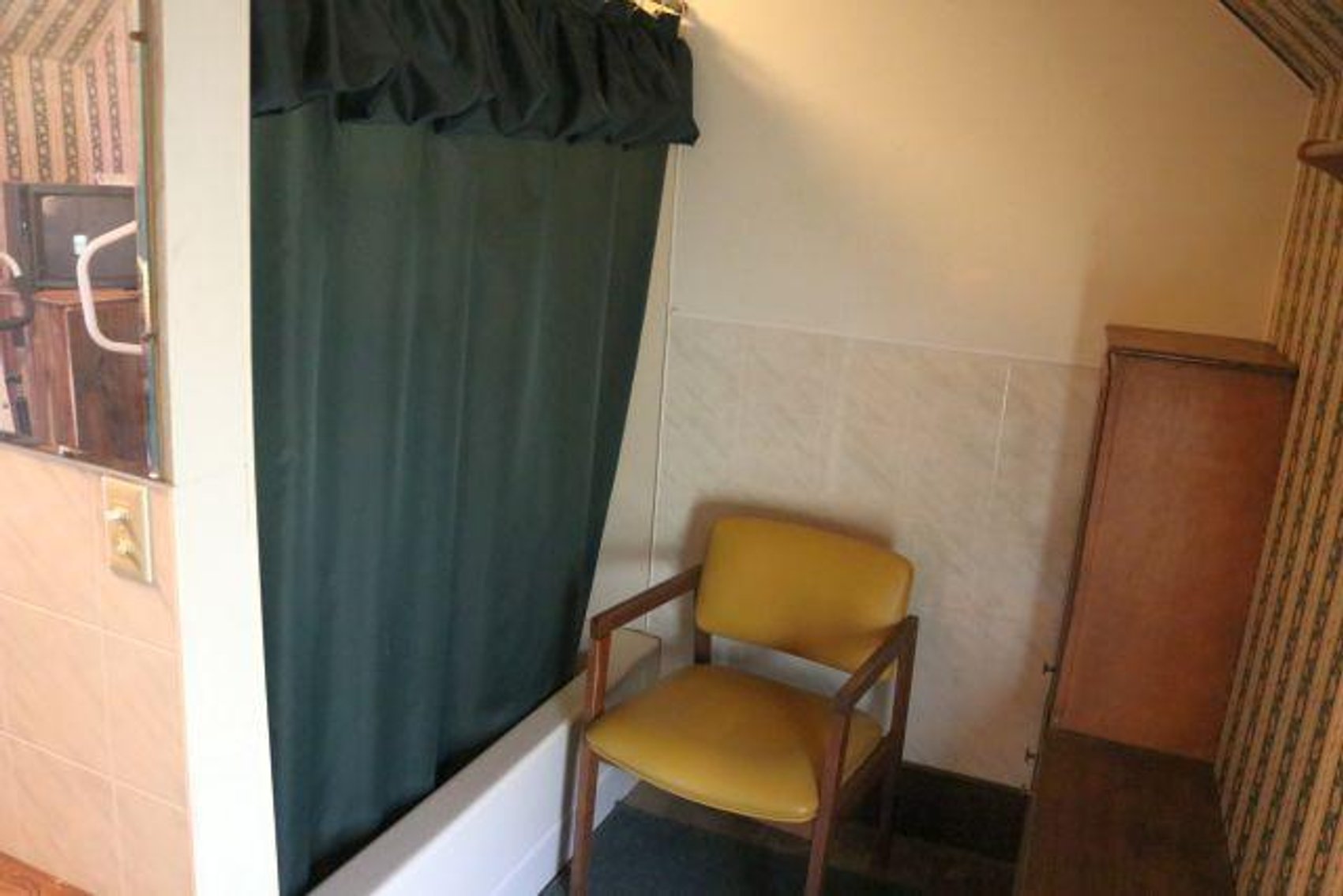 Image for 96 COLUMBUS RD- REAL ESTATE AUCTION