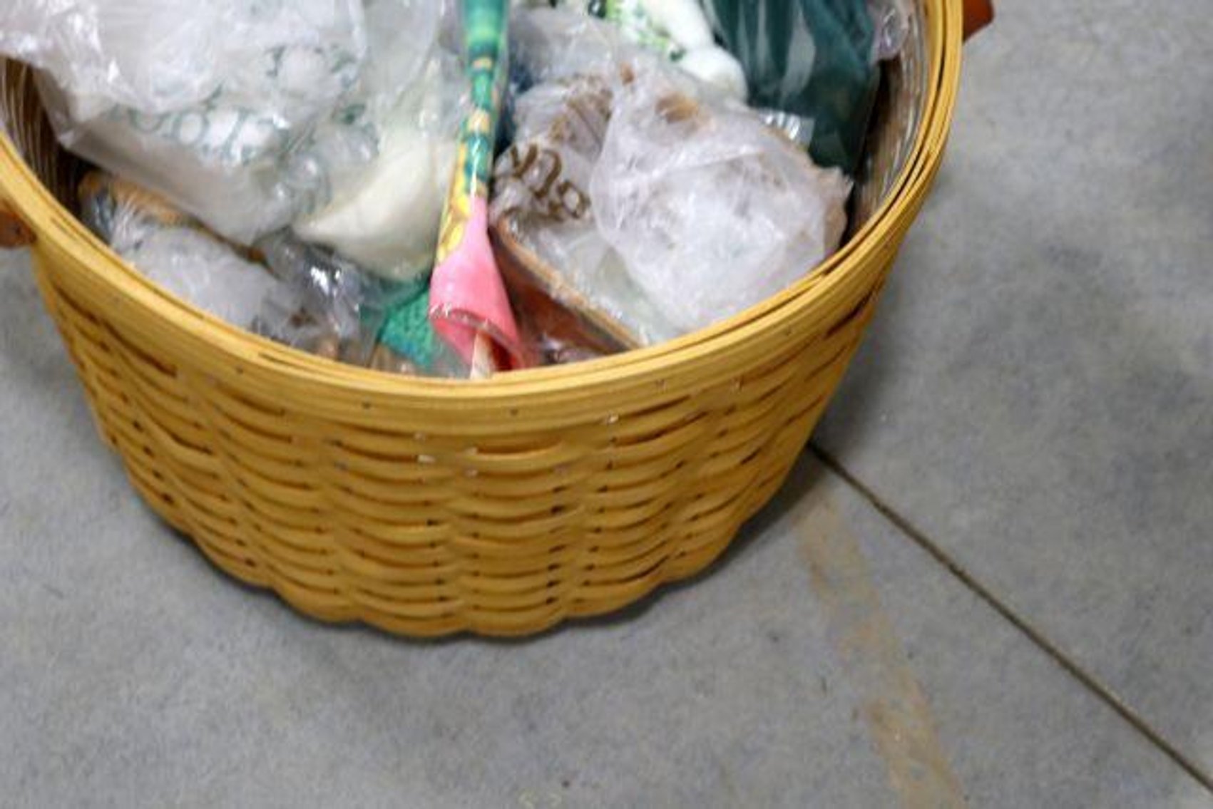 Image for LARGE LONGABERGER BASKET & POTTERY COLLECTION