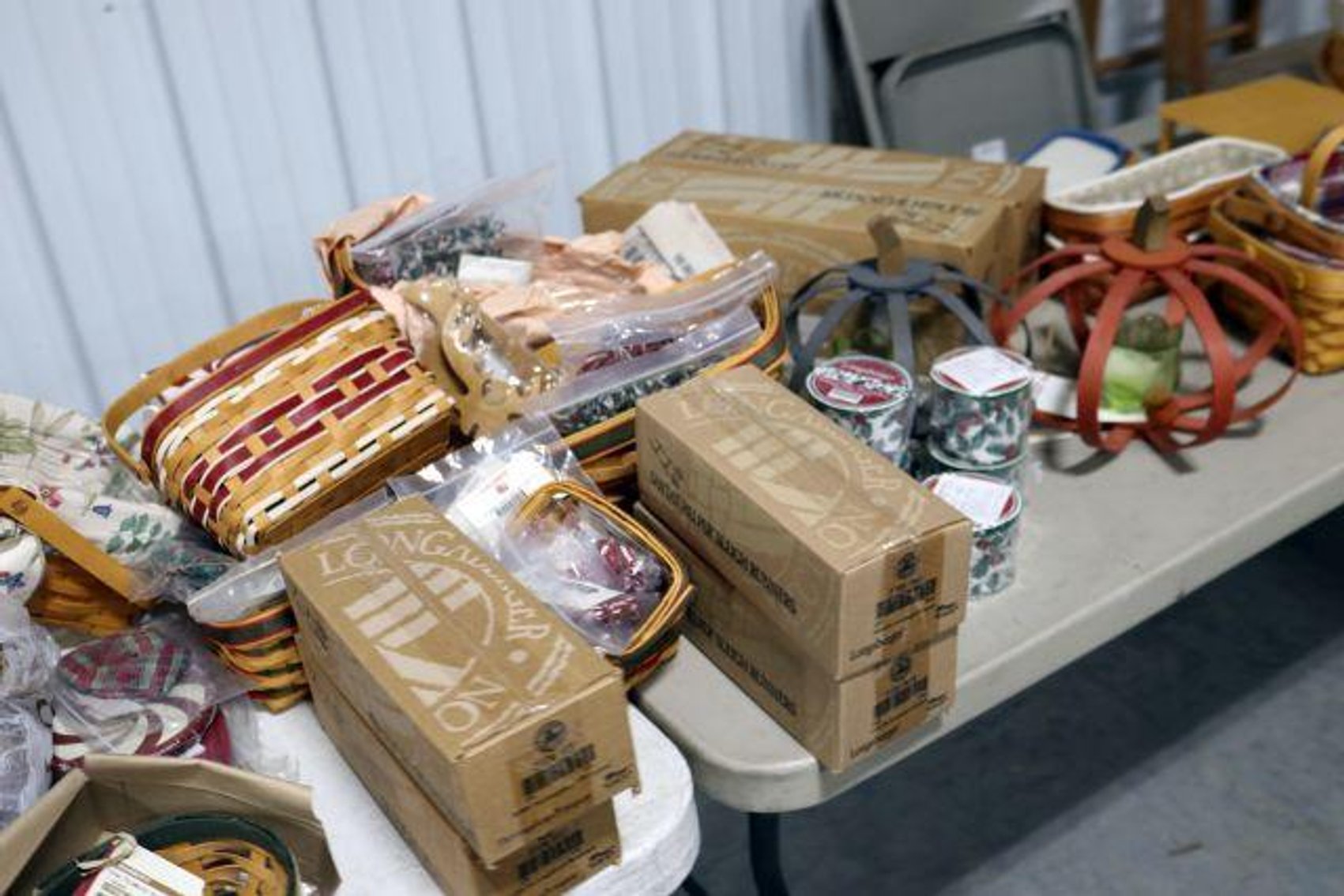 Image for LARGE LONGABERGER BASKET & POTTERY COLLECTION