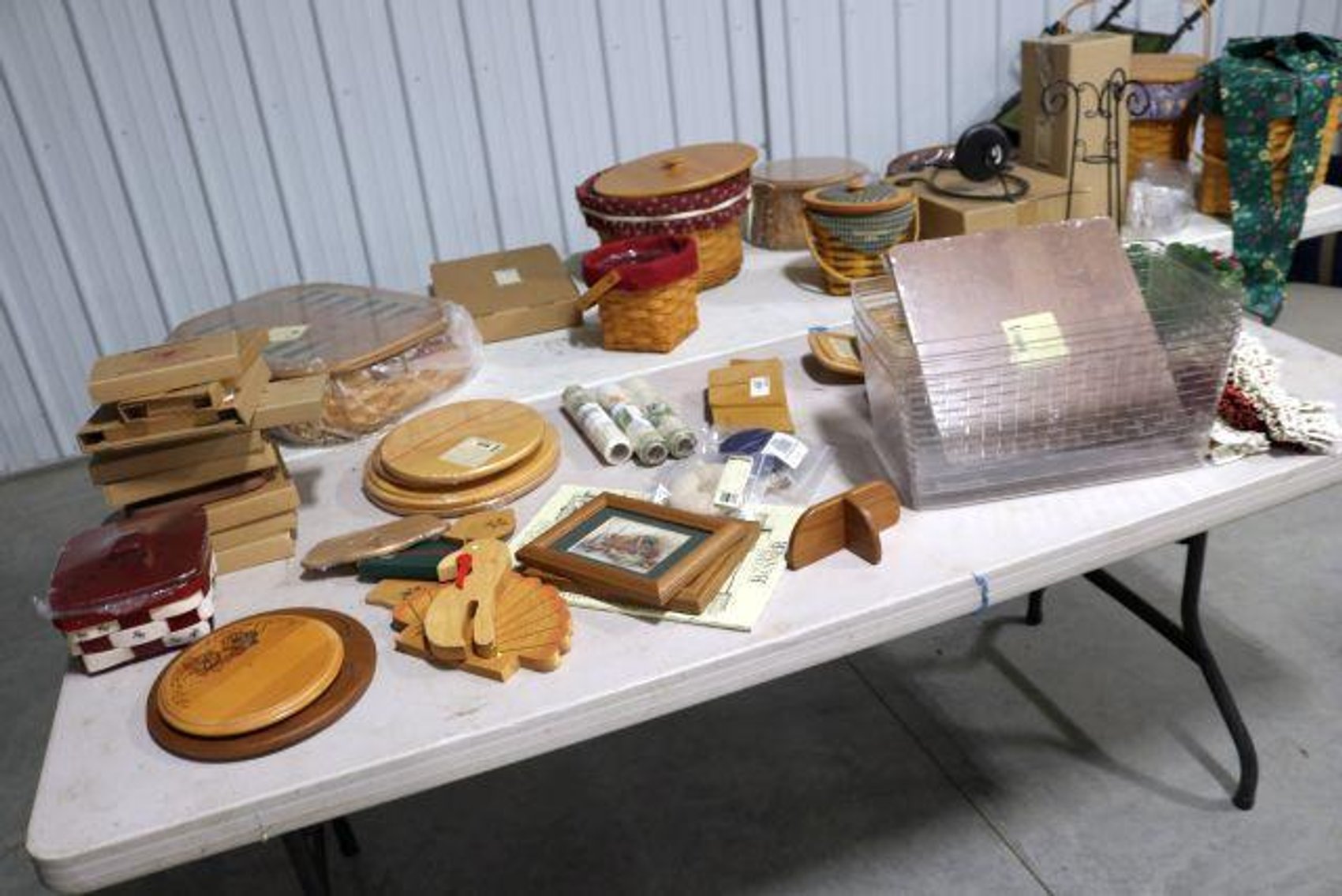 Image for LARGE LONGABERGER BASKET & POTTERY COLLECTION