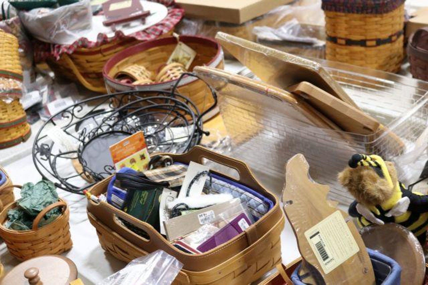 Image for LARGE LONGABERGER BASKET & POTTERY COLLECTION