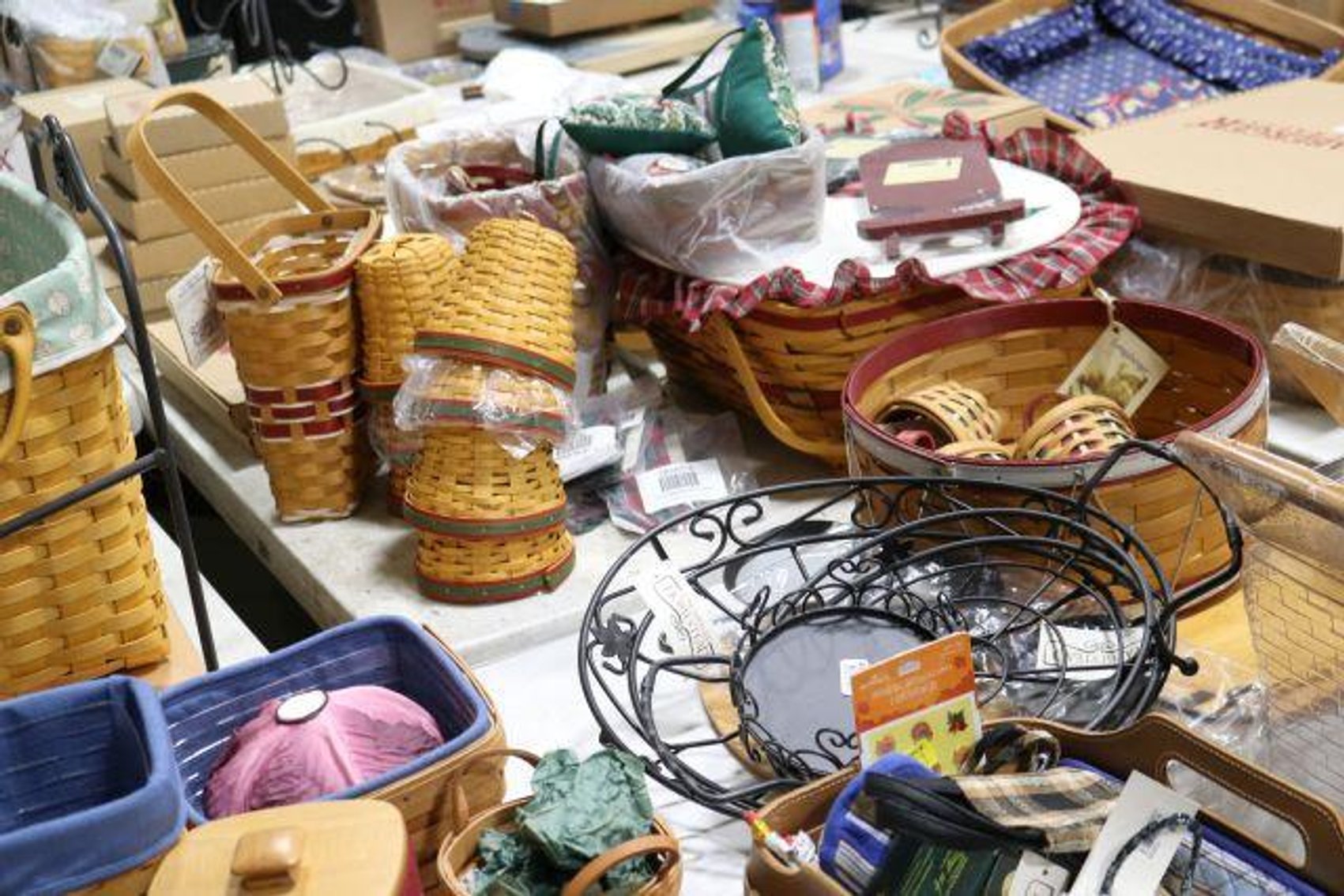 Image for LARGE LONGABERGER BASKET & POTTERY COLLECTION