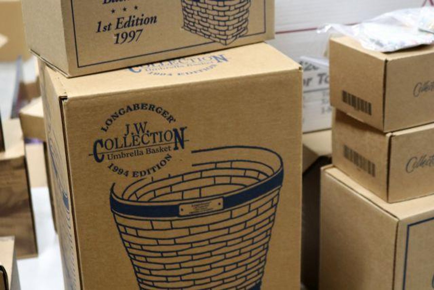 Image for LARGE LONGABERGER BASKET & POTTERY COLLECTION