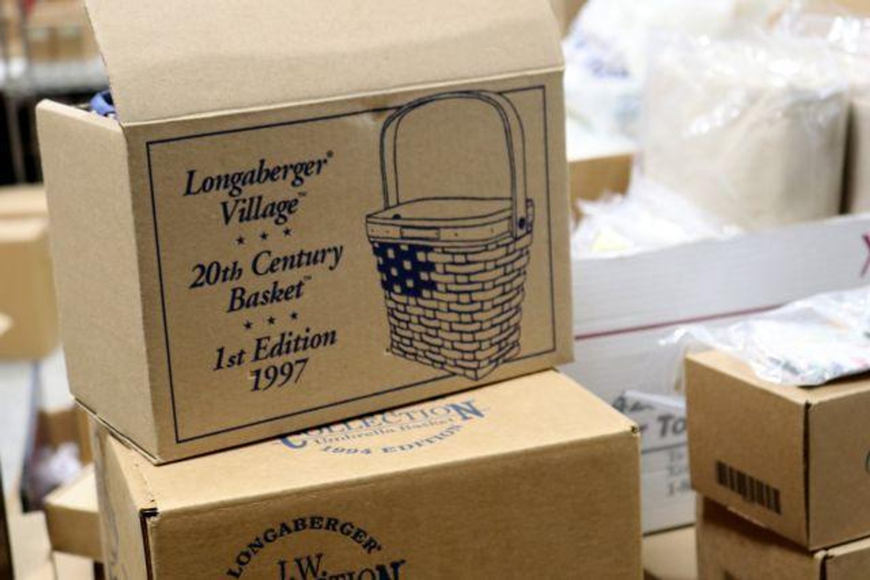 Image for LARGE LONGABERGER BASKET & POTTERY COLLECTION