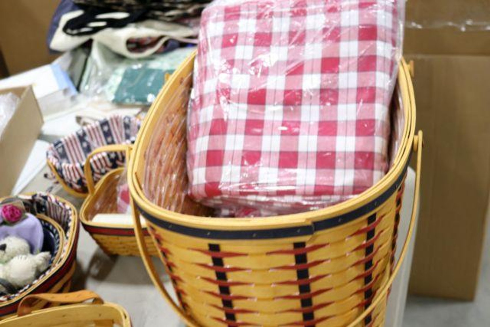 Image for LARGE LONGABERGER BASKET & POTTERY COLLECTION