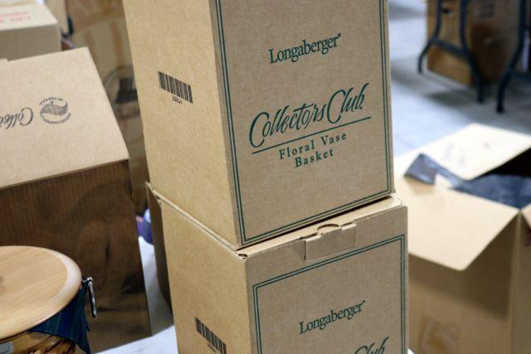 Image for LARGE LONGABERGER BASKET & POTTERY COLLECTION