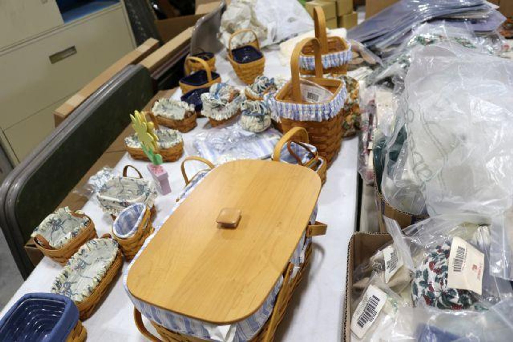 Image for LARGE LONGABERGER BASKET & POTTERY COLLECTION