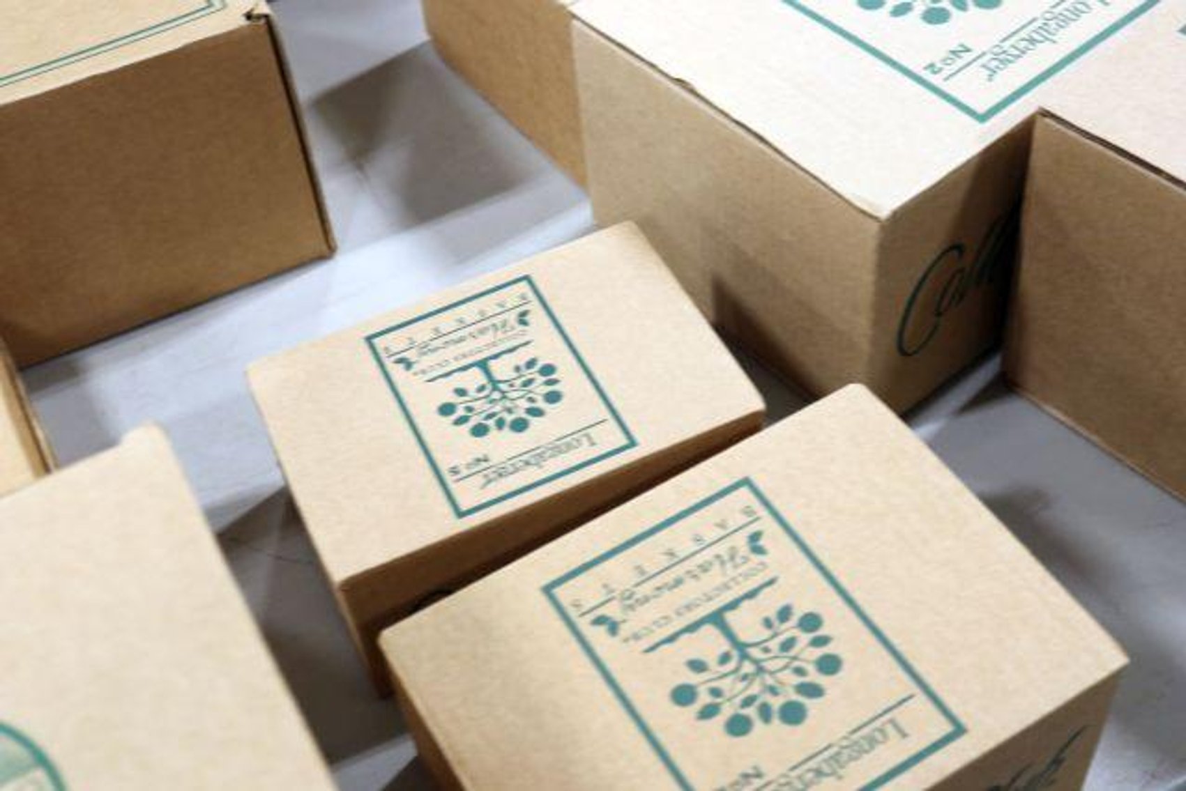 Image for LARGE LONGABERGER BASKET & POTTERY COLLECTION