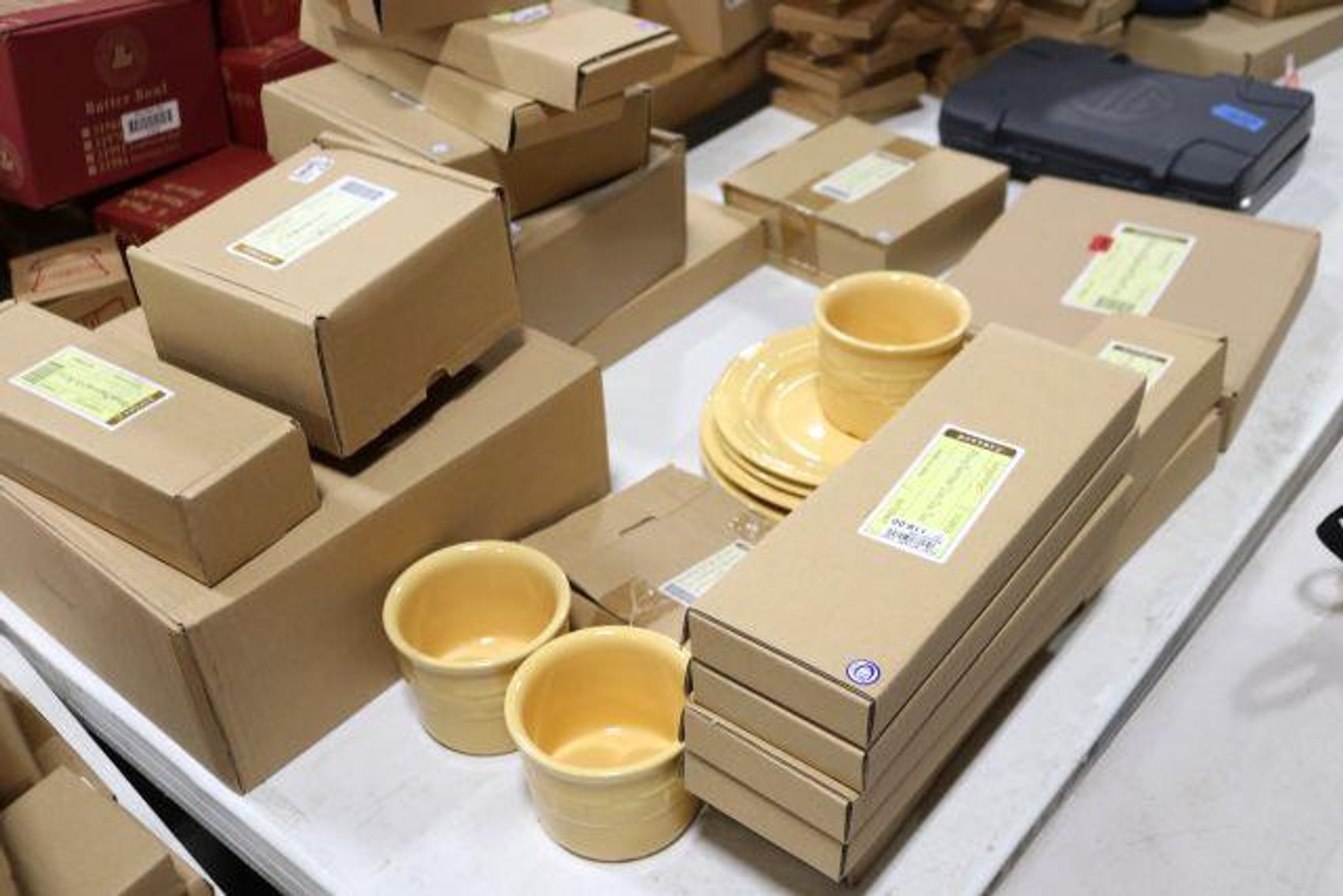 Image for LARGE LONGABERGER BASKET & POTTERY COLLECTION