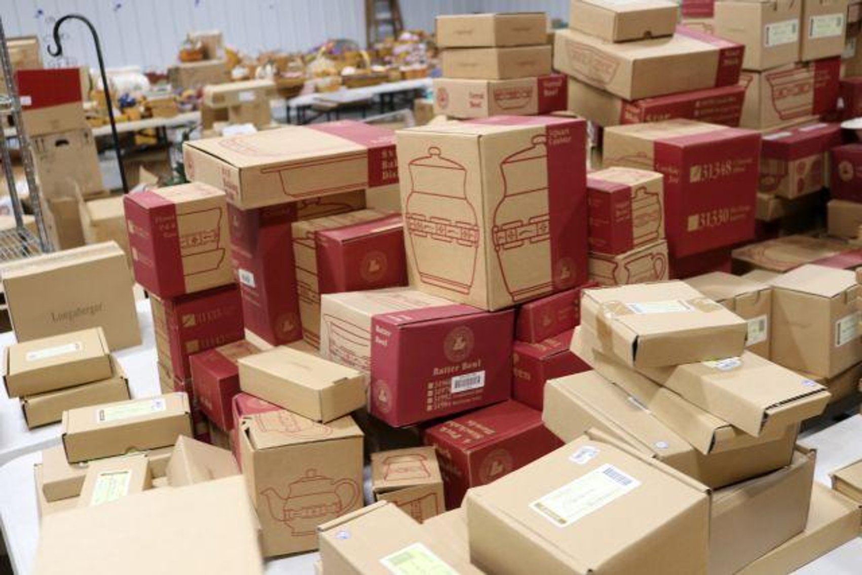 Image for LARGE LONGABERGER BASKET & POTTERY COLLECTION