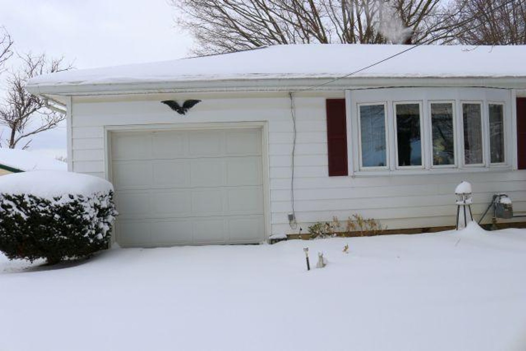 Image for 105 MILLER AVE.- ABSOLUTE AUCTION