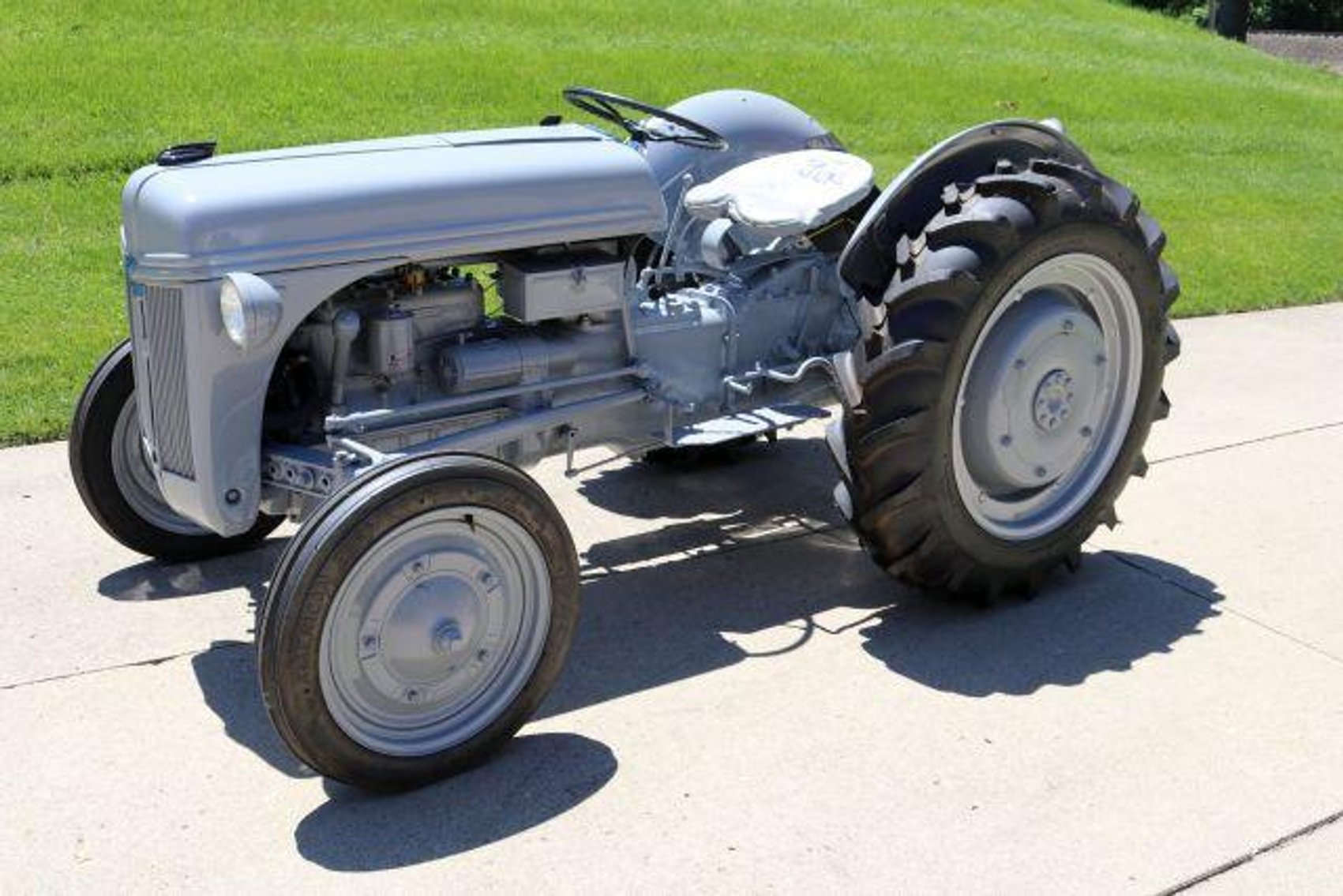 Image for CARS-TRACTOR-PRETROLIANA-TOYS-ANTIQUES-BOTTLES & MORE