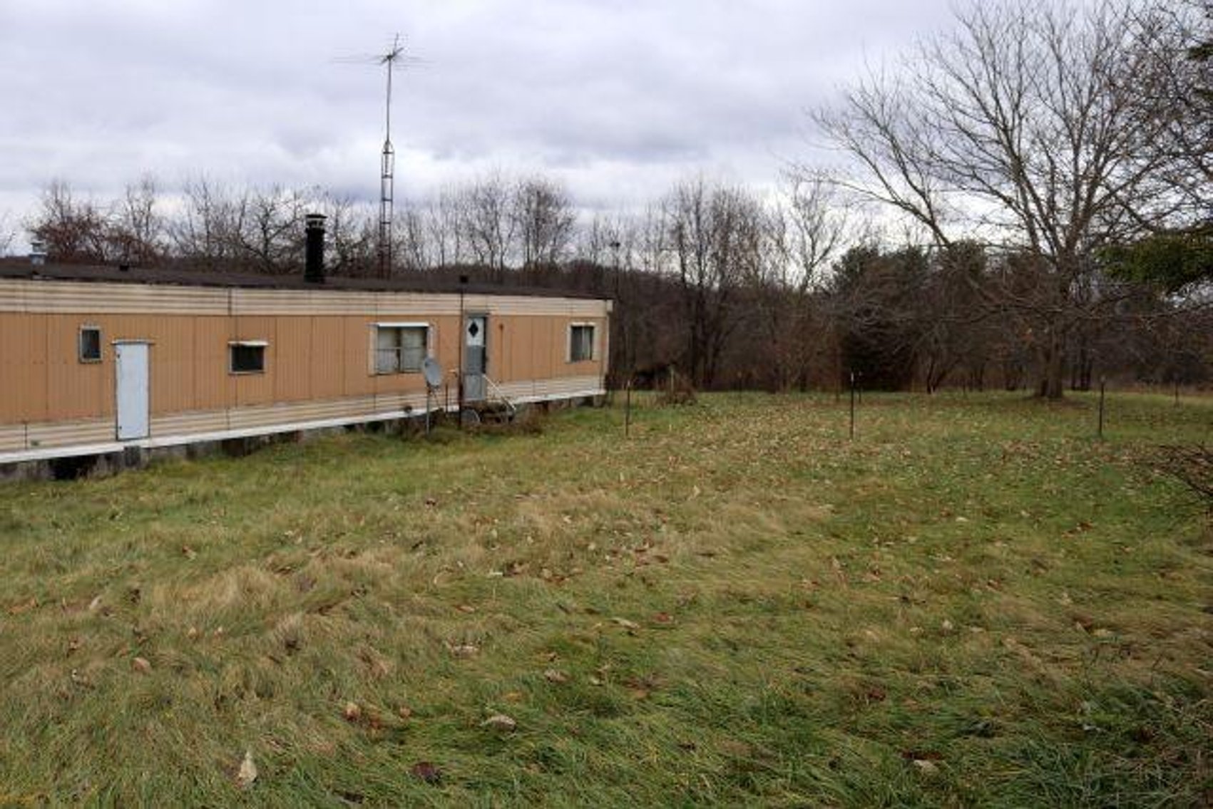 Image for HOH TRUST REAL ESTATE AUCTION