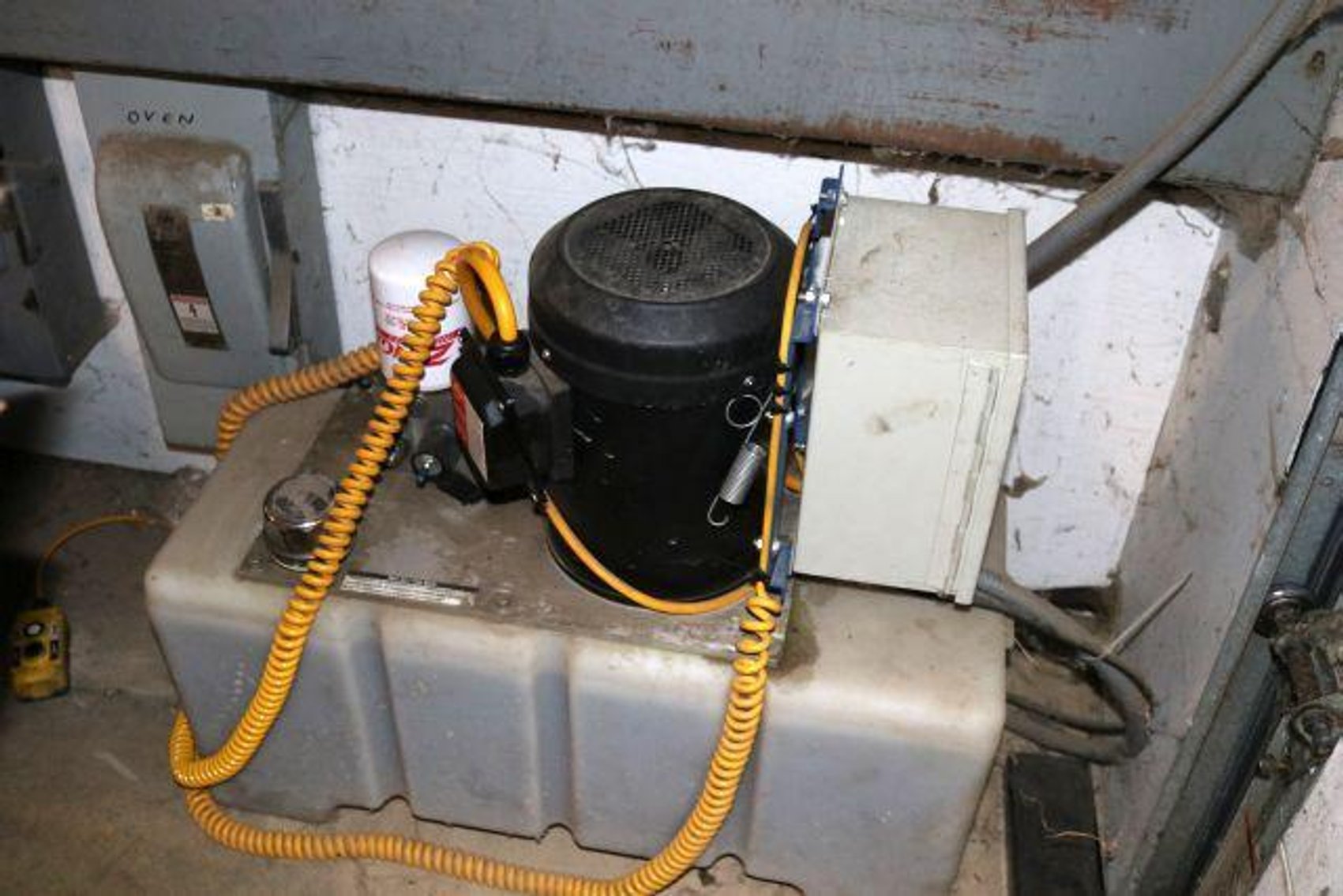 Image for HOMETOWN MARKET UTICA