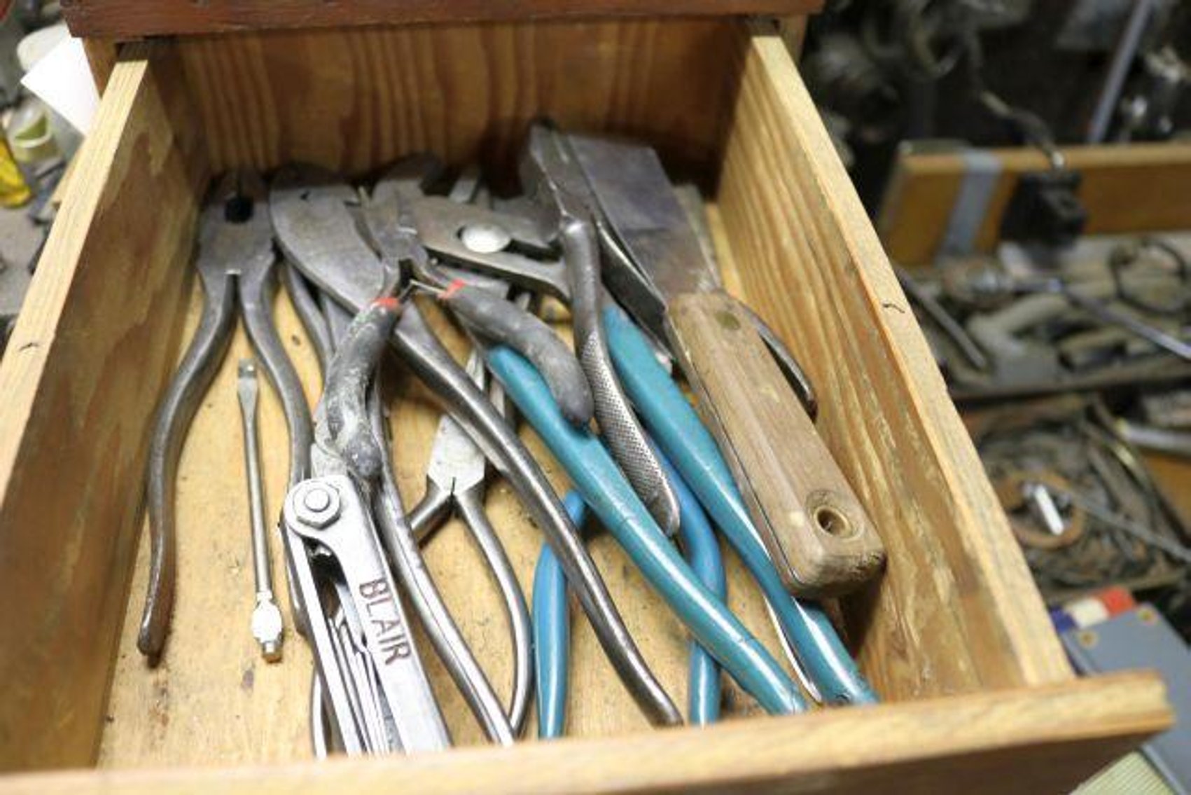 Image for TOOLS-SMOKERS-FURNITURE-DECOR-SIGNS