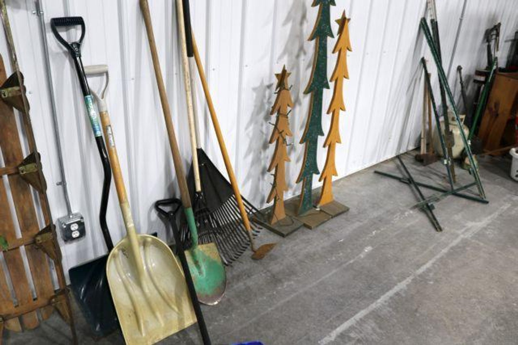 Image for TOOLS-SMOKERS-FURNITURE-DECOR-SIGNS