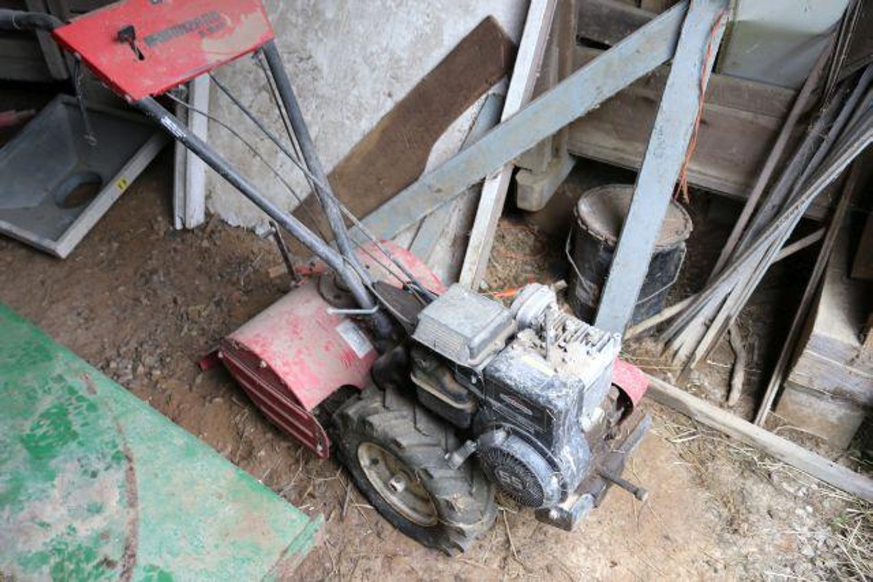 Image for HILTON FAMILY AUCTION