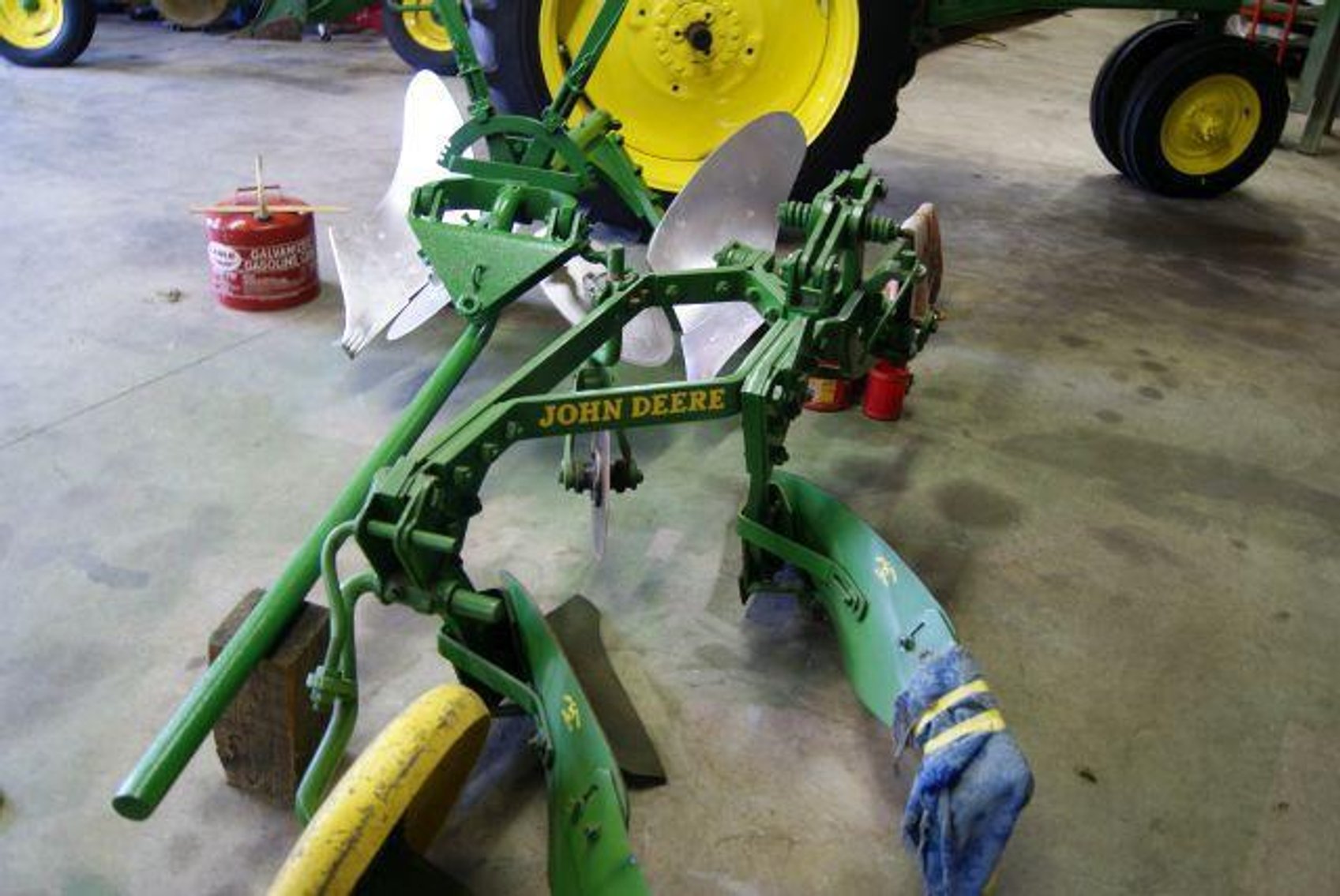 Image for ANTIQUE TRACTORS-TRUCK-MONACO 500