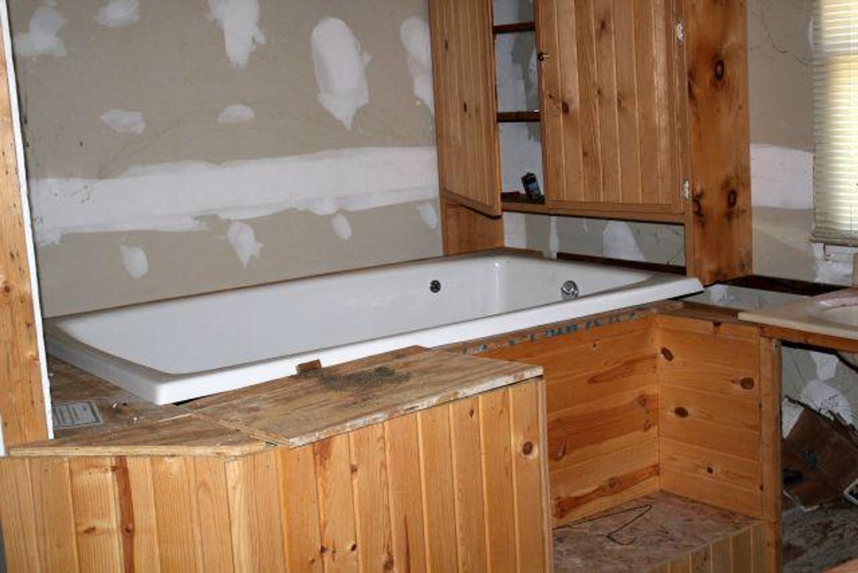 Image for BAYLESS REAL ESTATE AUCTION