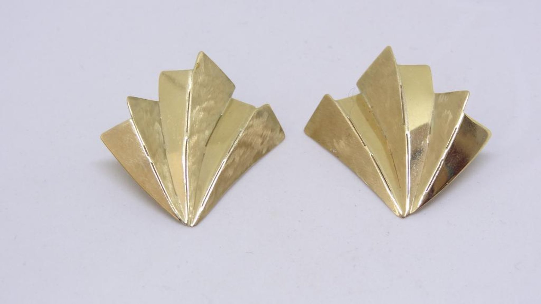 Image for JEWELRY-SEWING MACHINES-ARTWORK-FURNITURE-MANURE SPREADER