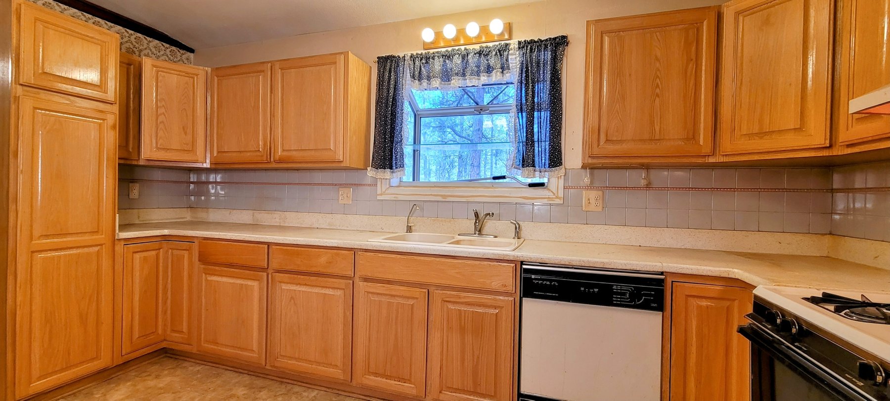 Image for SOLD Arrowwood Real Estate Auction