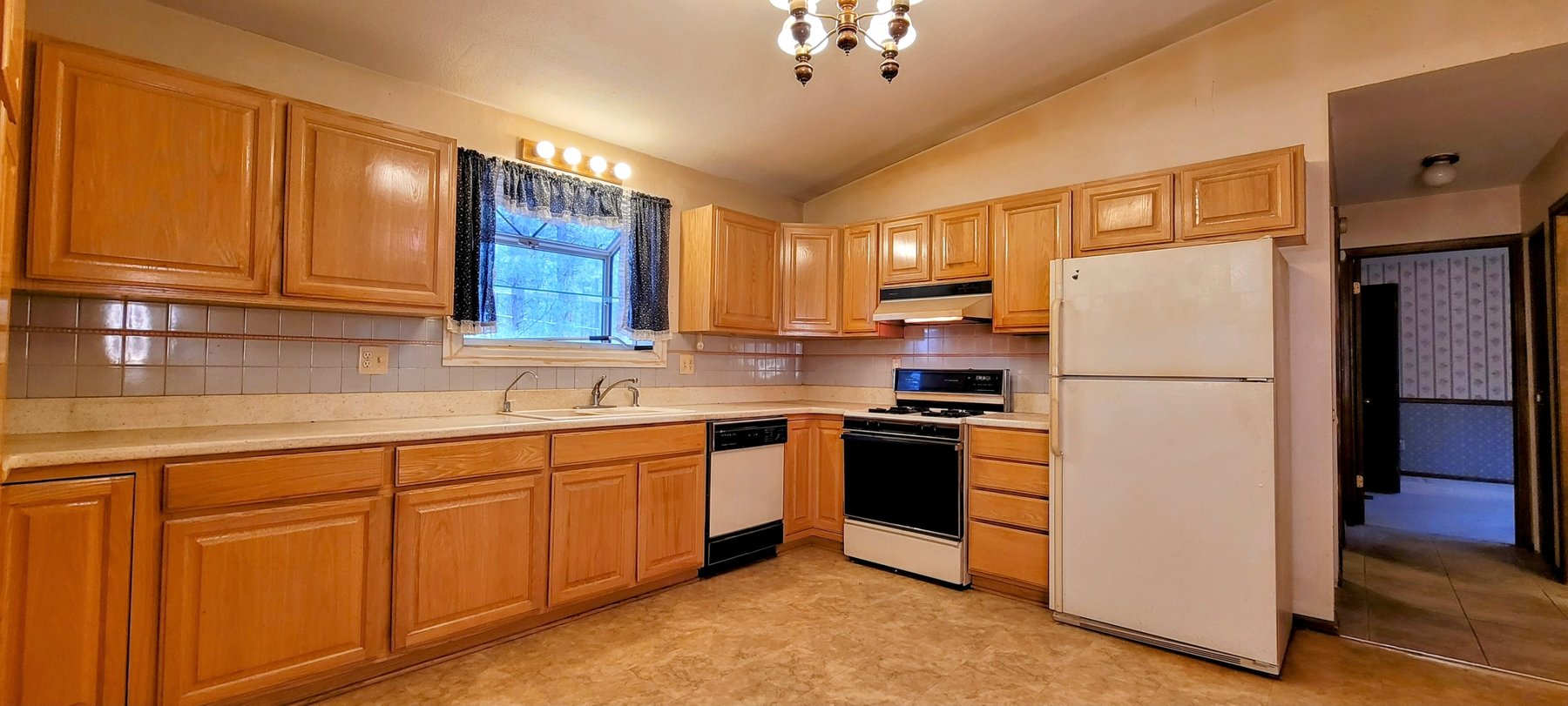 Image for SOLD Arrowwood Real Estate Auction