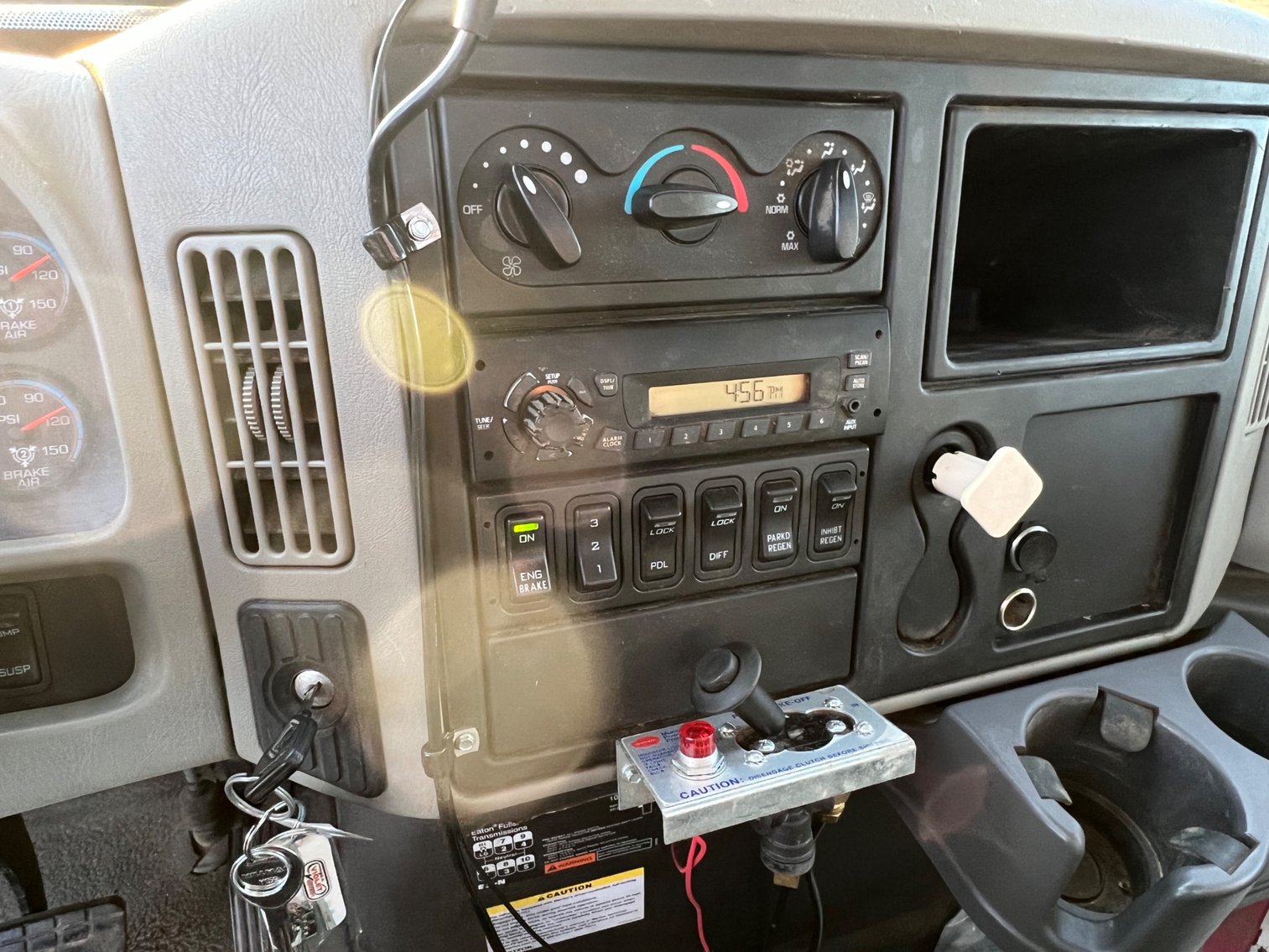 Image for 2012 International WorkStar 7500 Truck with Salford BBI Endurance Spreader Body