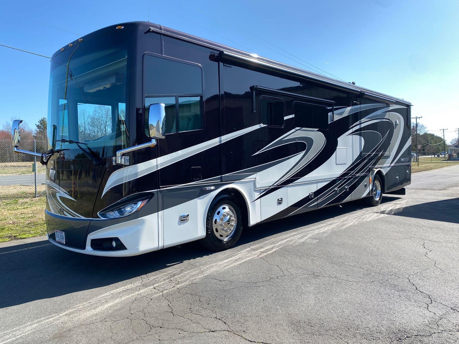 Image for 2016 Phaeton 40QBH Motor Home & 2017 Jeep Wrangler