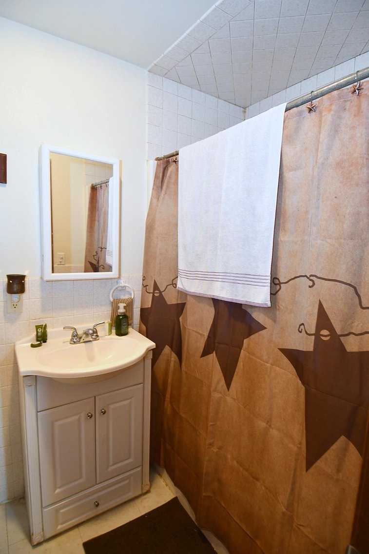 Image for Farm House Online Reserve Auction