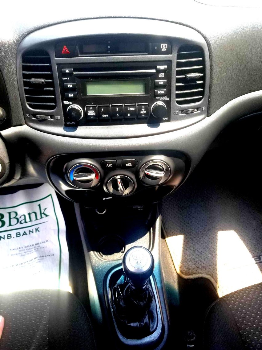 Image for Online Only Auction 2007 Hyundai Accent  GS Selling For Larry  Burford