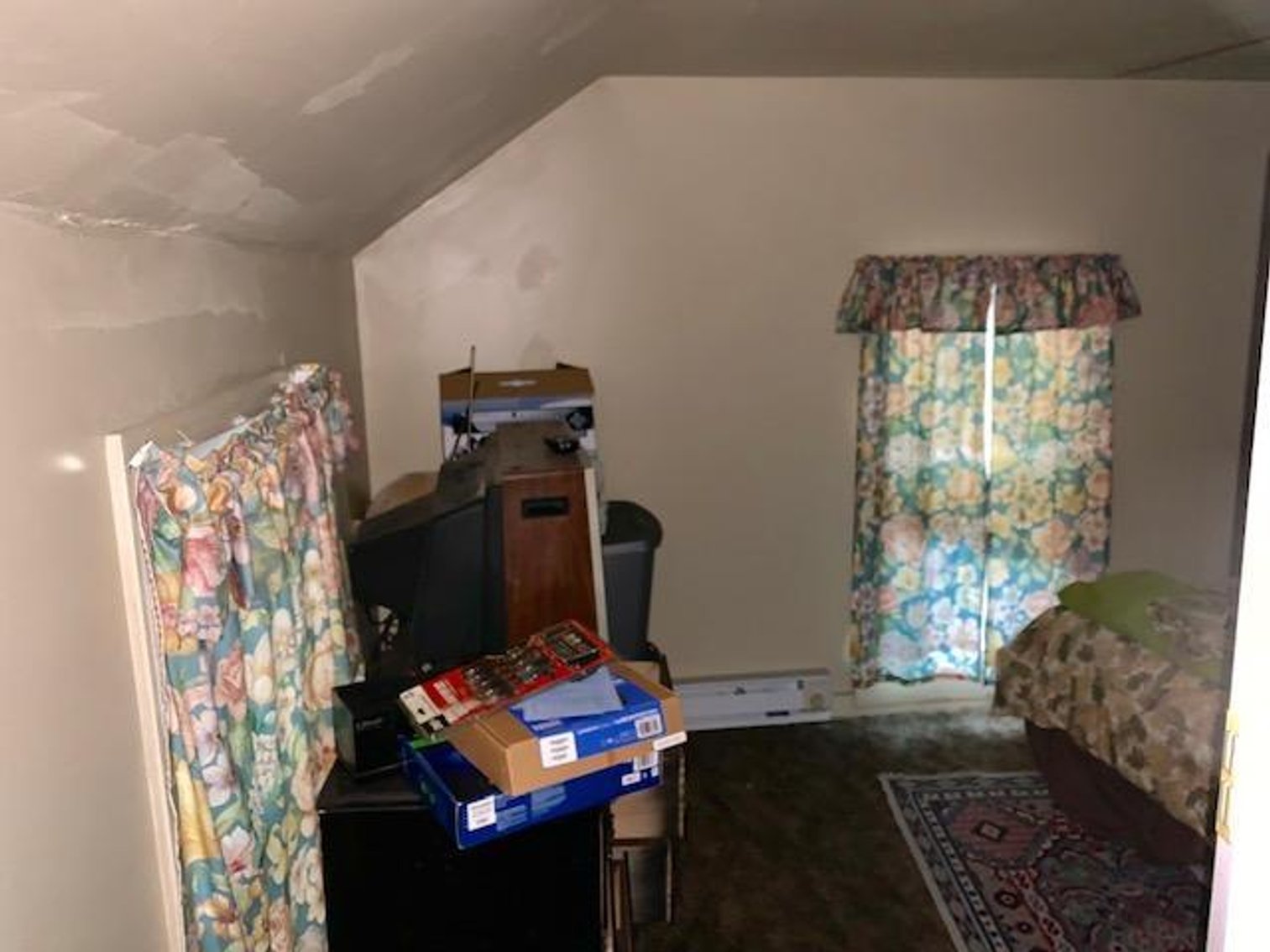 Image for Quaint Home In Paw Paw, WV! Online Only Auction!