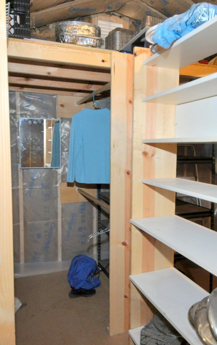 Image for Online Only Reserve Auction!  Land/Camper/Ford Windstar!