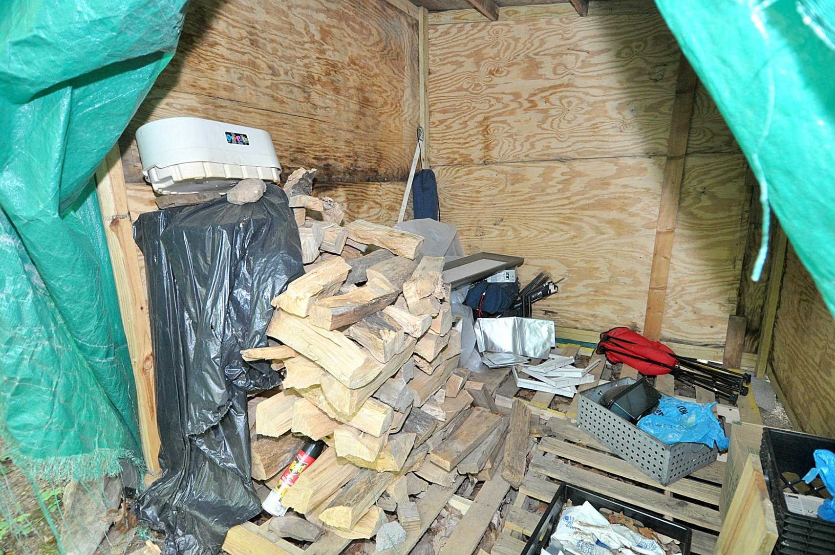 Image for Online Only Reserve Auction!  Land/Camper/Ford Windstar!