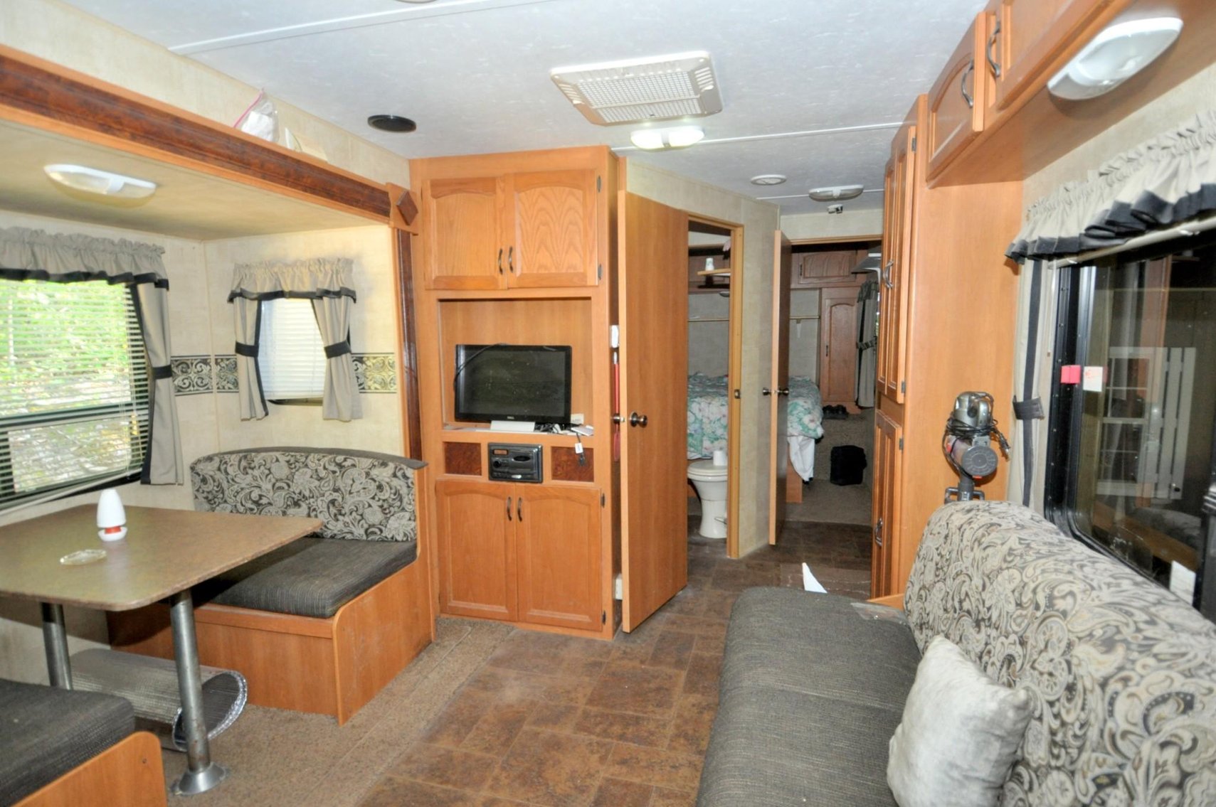 Image for Online Only Reserve Auction!  Land/Camper/Ford Windstar!