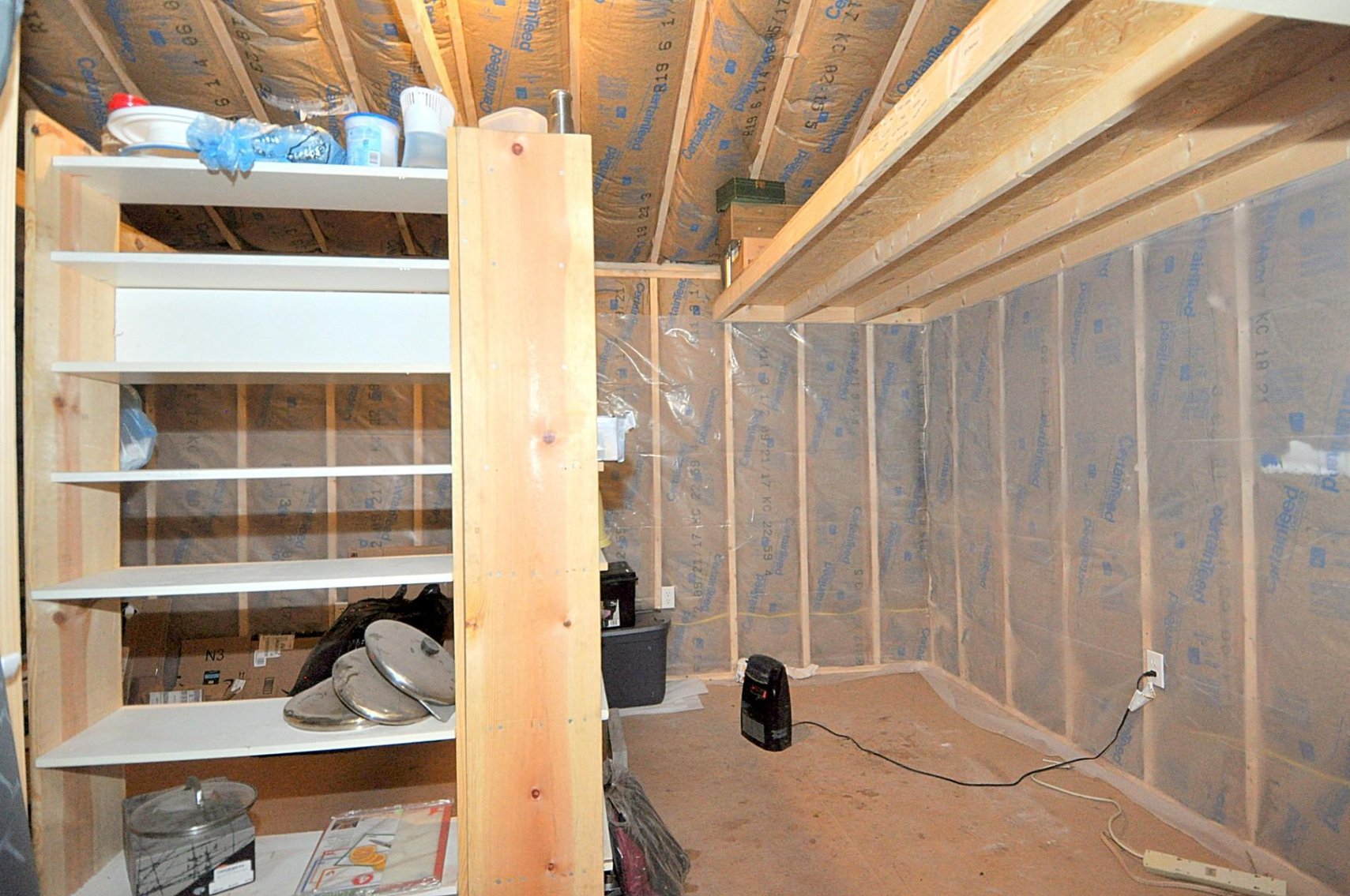 Image for Online Only Reserve Auction!  Land/Camper/Ford Windstar!