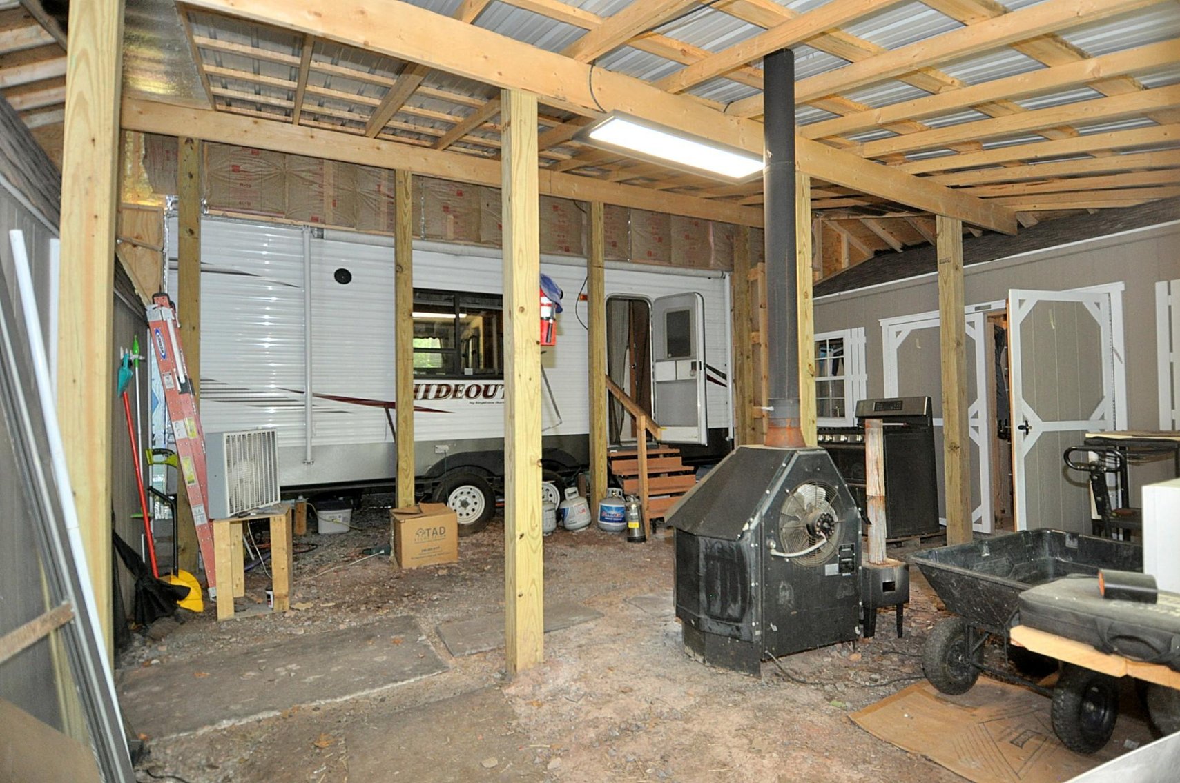 Image for Online Only Reserve Auction!  Land/Camper/Ford Windstar!