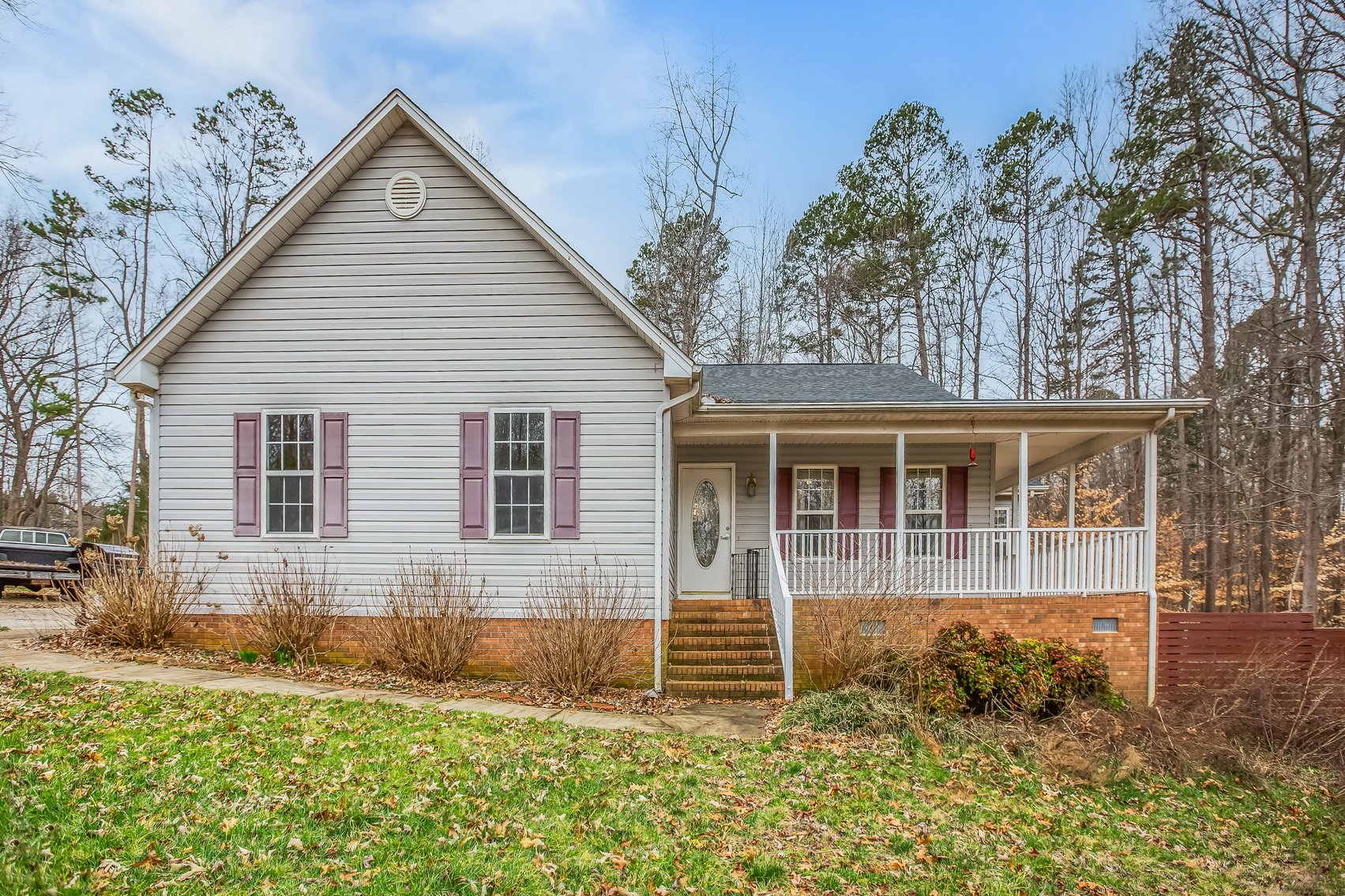 Charming Pleasant Garden Home on Spacious Lot with Large Shop