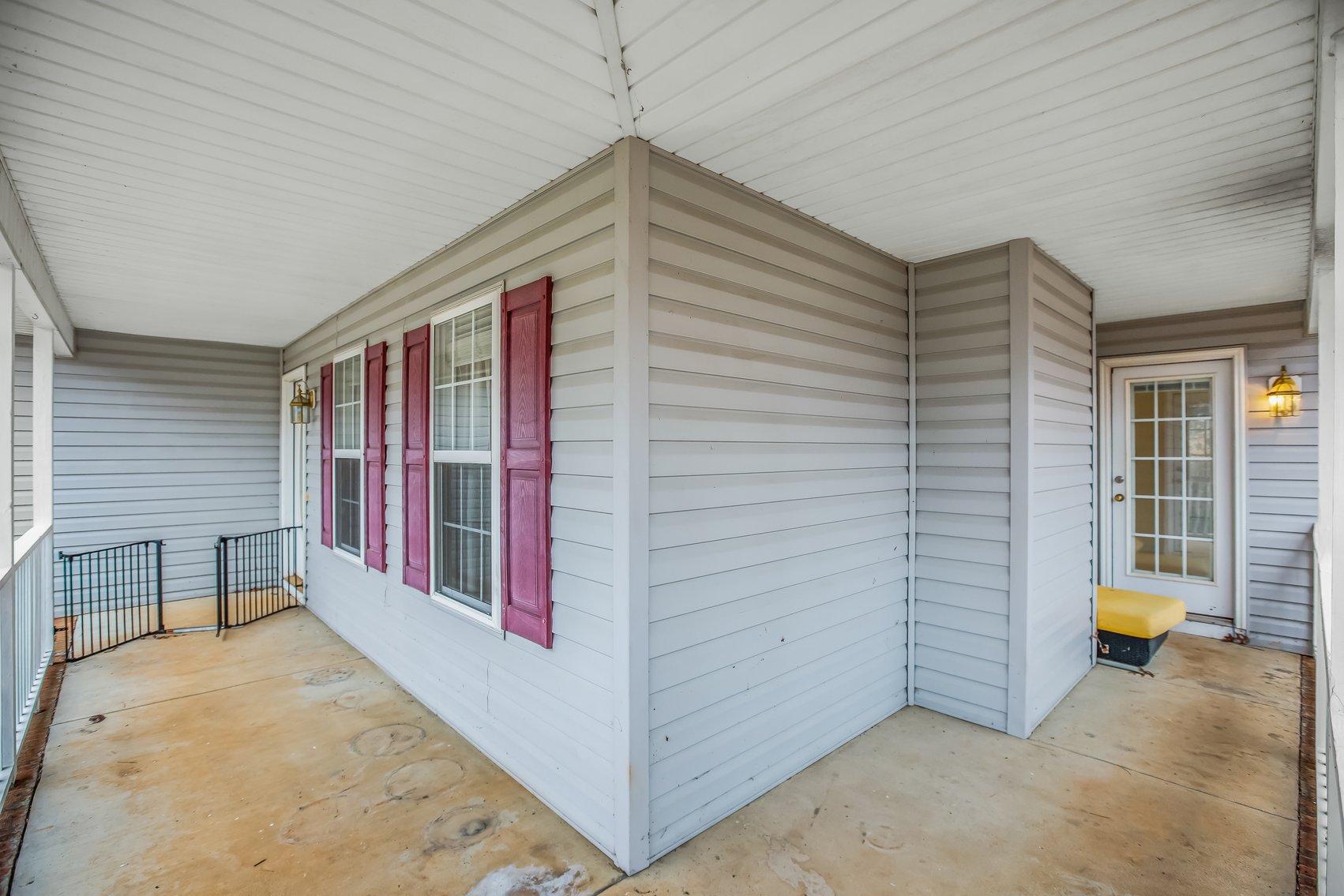 Charming Pleasant Garden Home on Spacious Lot with Large Shop